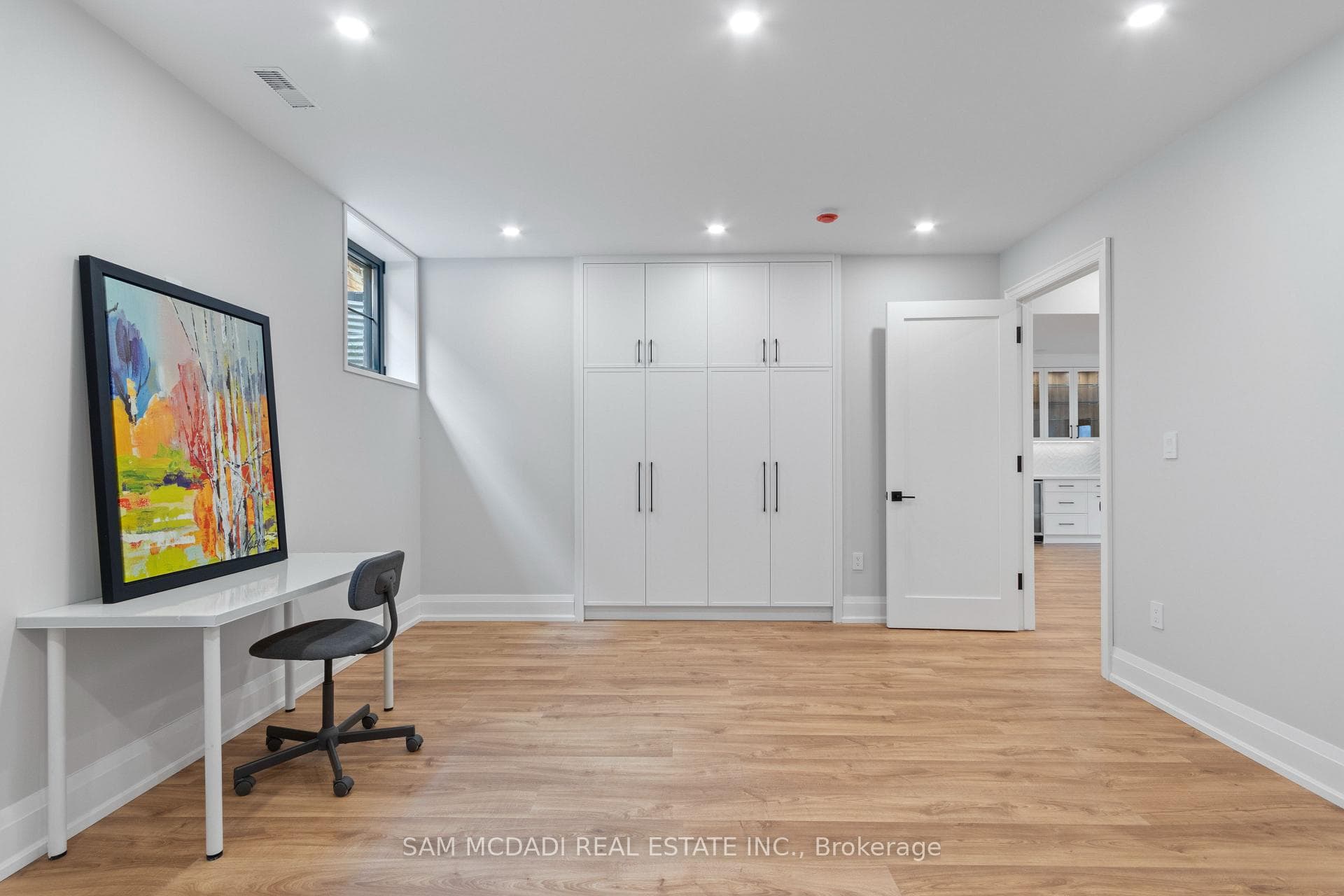 584 Fourth Line - New Construction photo 40 of 50 in Oakville, Ontario