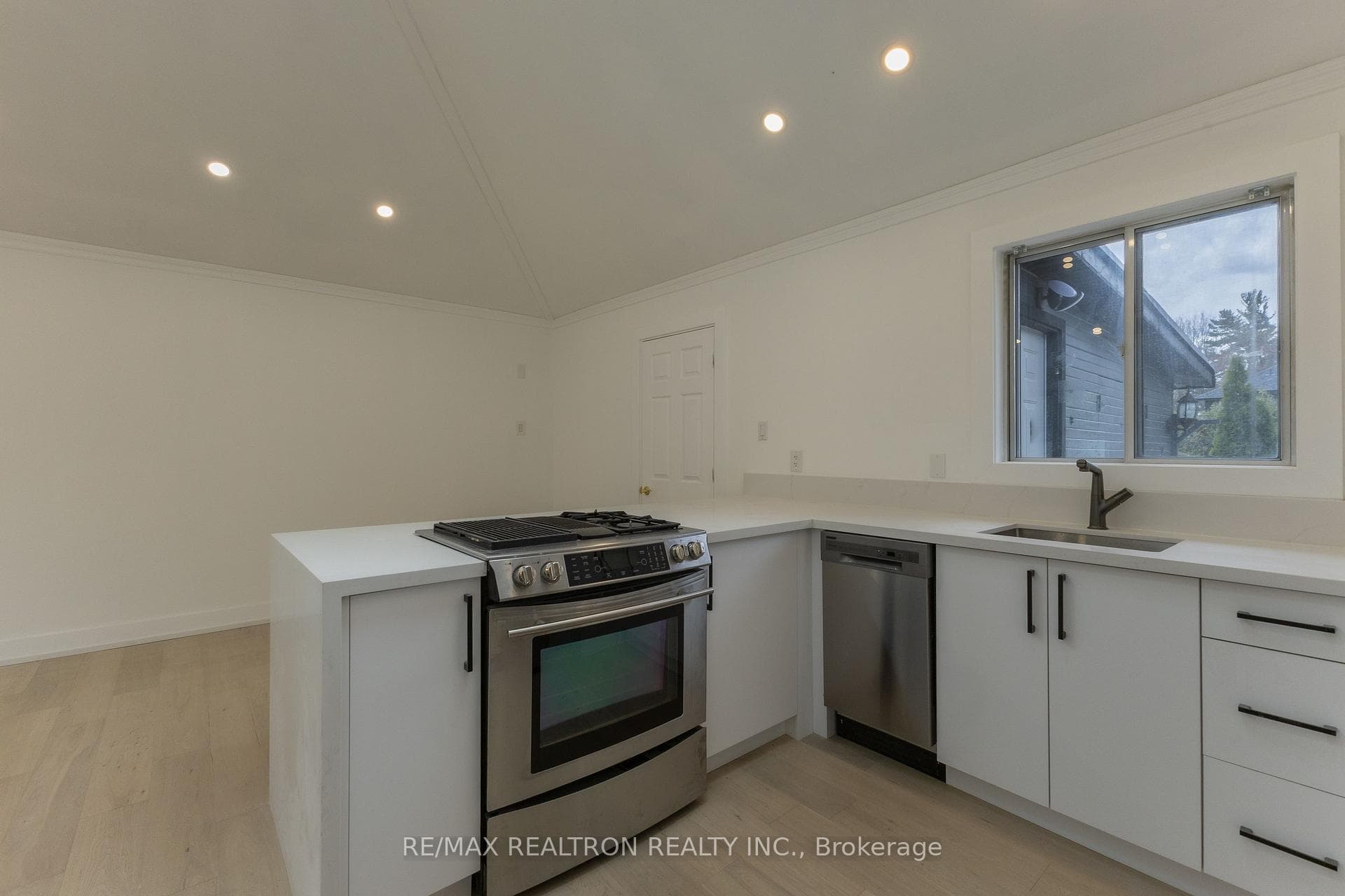1480 Kenmuir Avenue - Detached photo 13 of 50 in Mississauga, Ontario