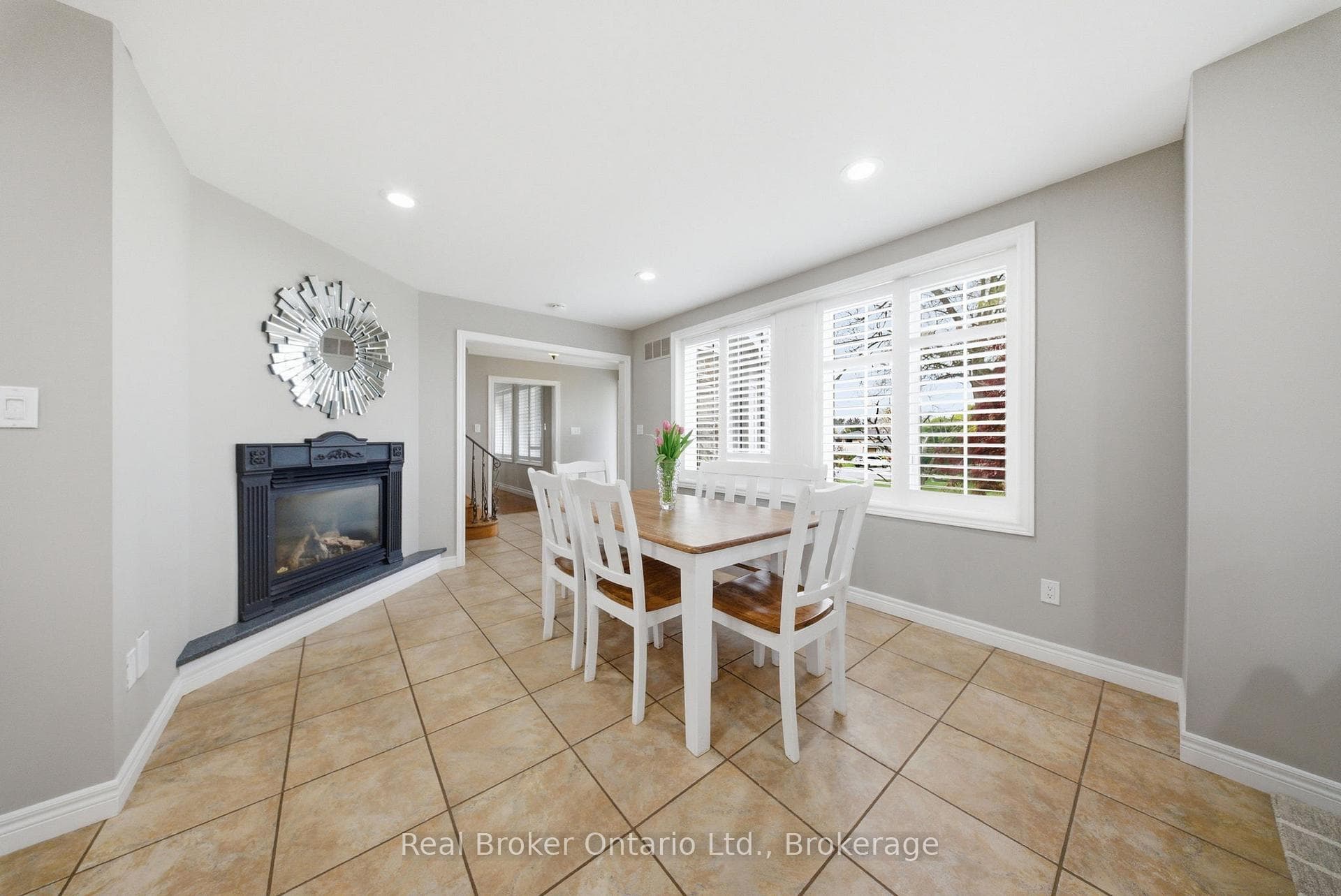 383 North Shore Boulevard - Detached photo 15 of 46 in Burlington, Ontario