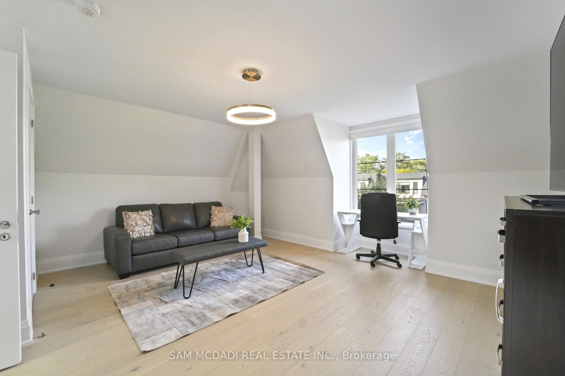 11B Maple Avenue - Semi-Detached photo 32 of 49 in Mississauga, Ontario