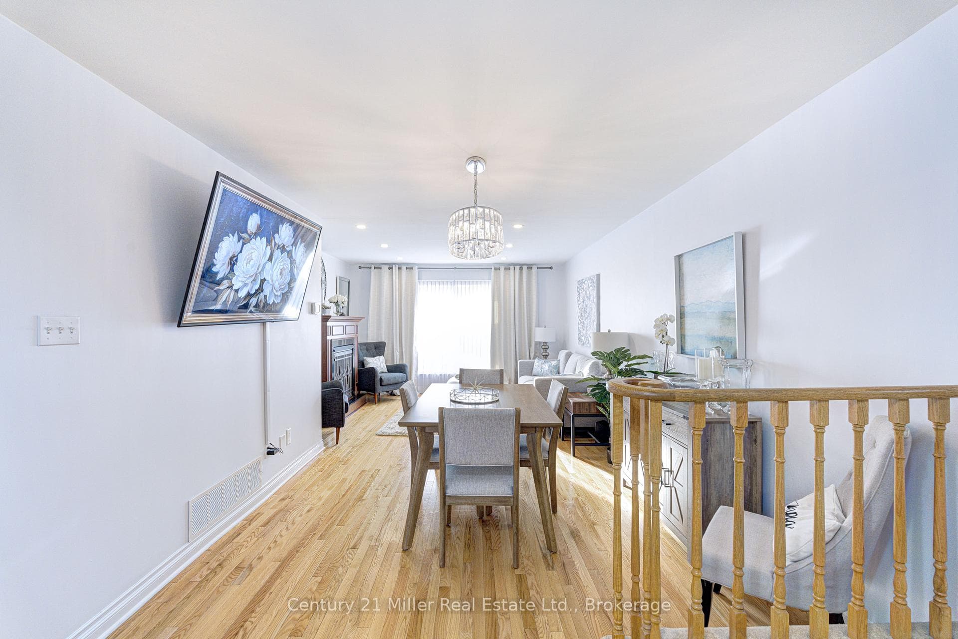 2256 MARGOT Street - Townhouse photo 6 of 46 in Oakville, Ontario