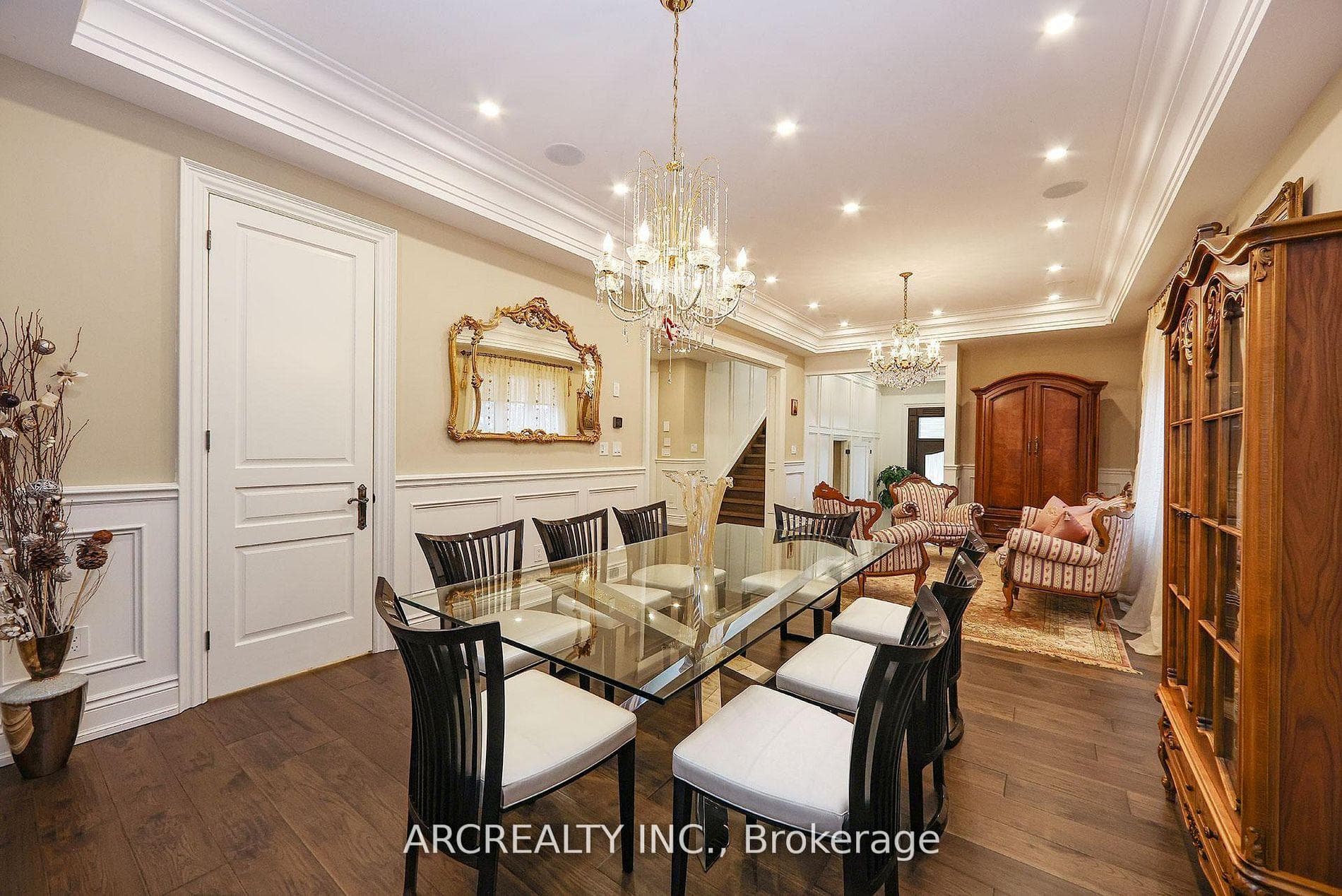 188 Alfred Avenue - Detached photo 6 of 49 in Willowdale / Newtonbrook, Ontario