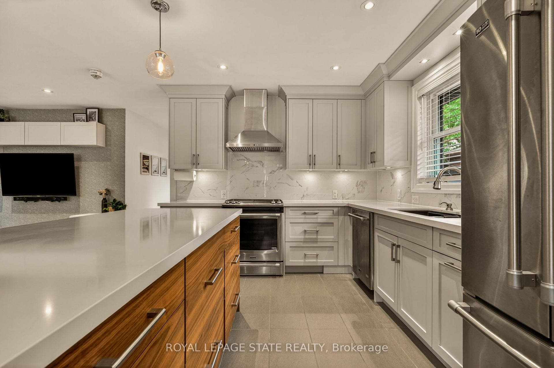 1396 Niels Avenue - Detached photo 3 of 50 in Burlington, Ontario