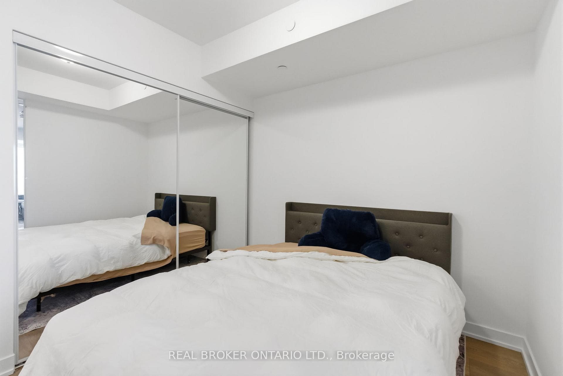 2 Manderley Drive Unit 912 - Condo photo 14 of 47 in Birch Cliff / Cliffside, Ontario
