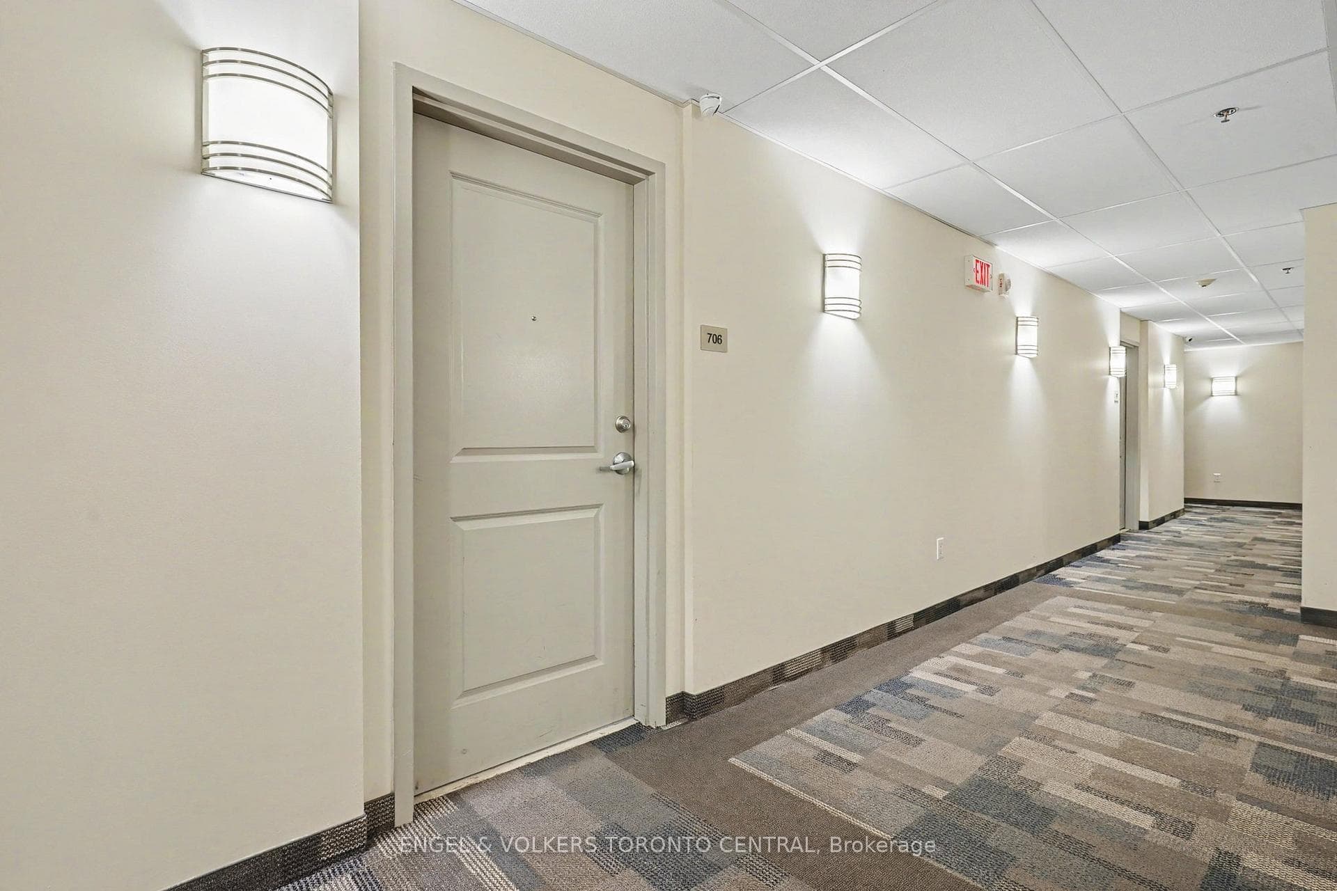 90 Charlton Avenue Unit 706 - Condo photo 2 of 20 in Hamilton, Ontario