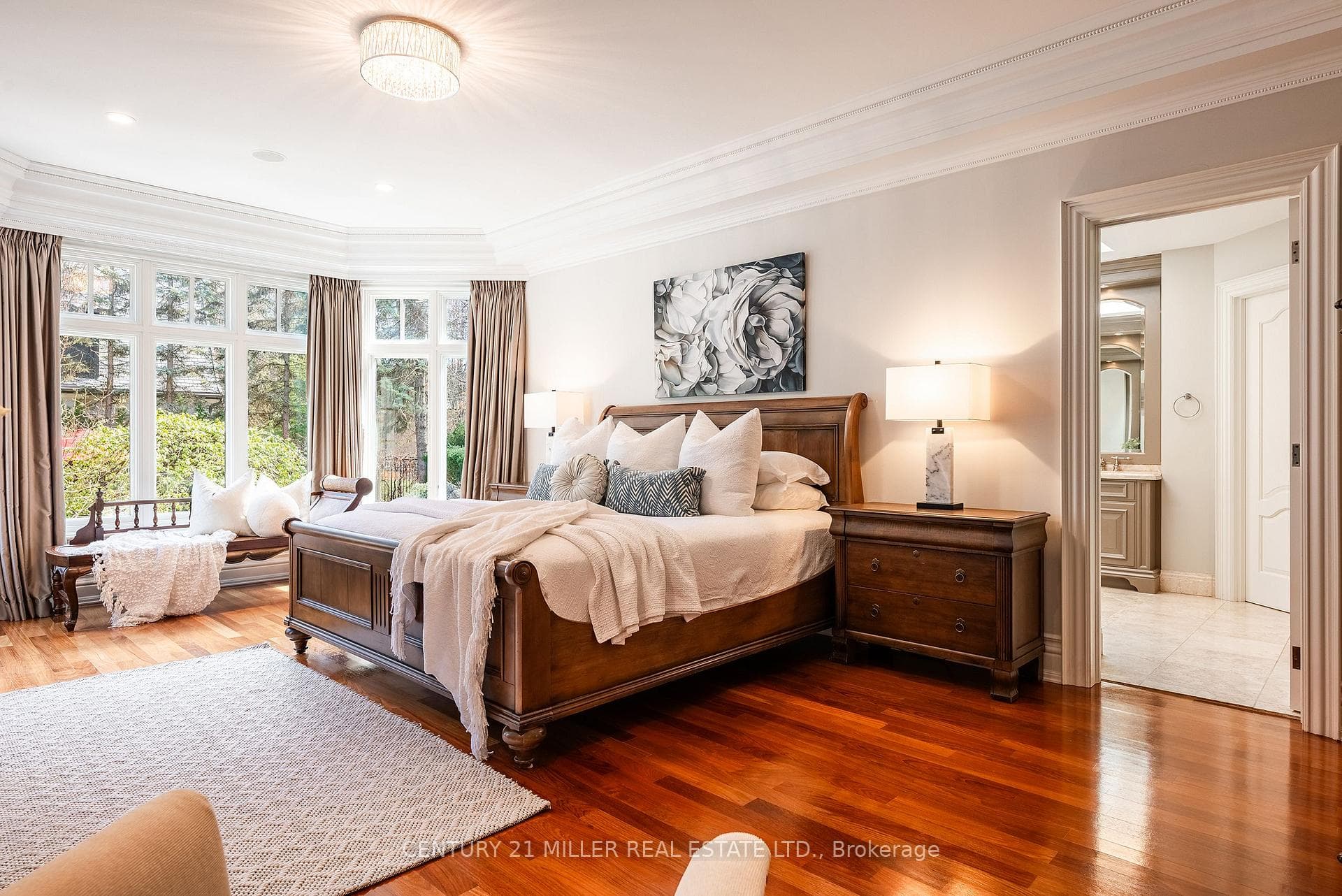 2096 Lakeshore Road - Detached photo 22 of 48 in Oakville, Ontario
