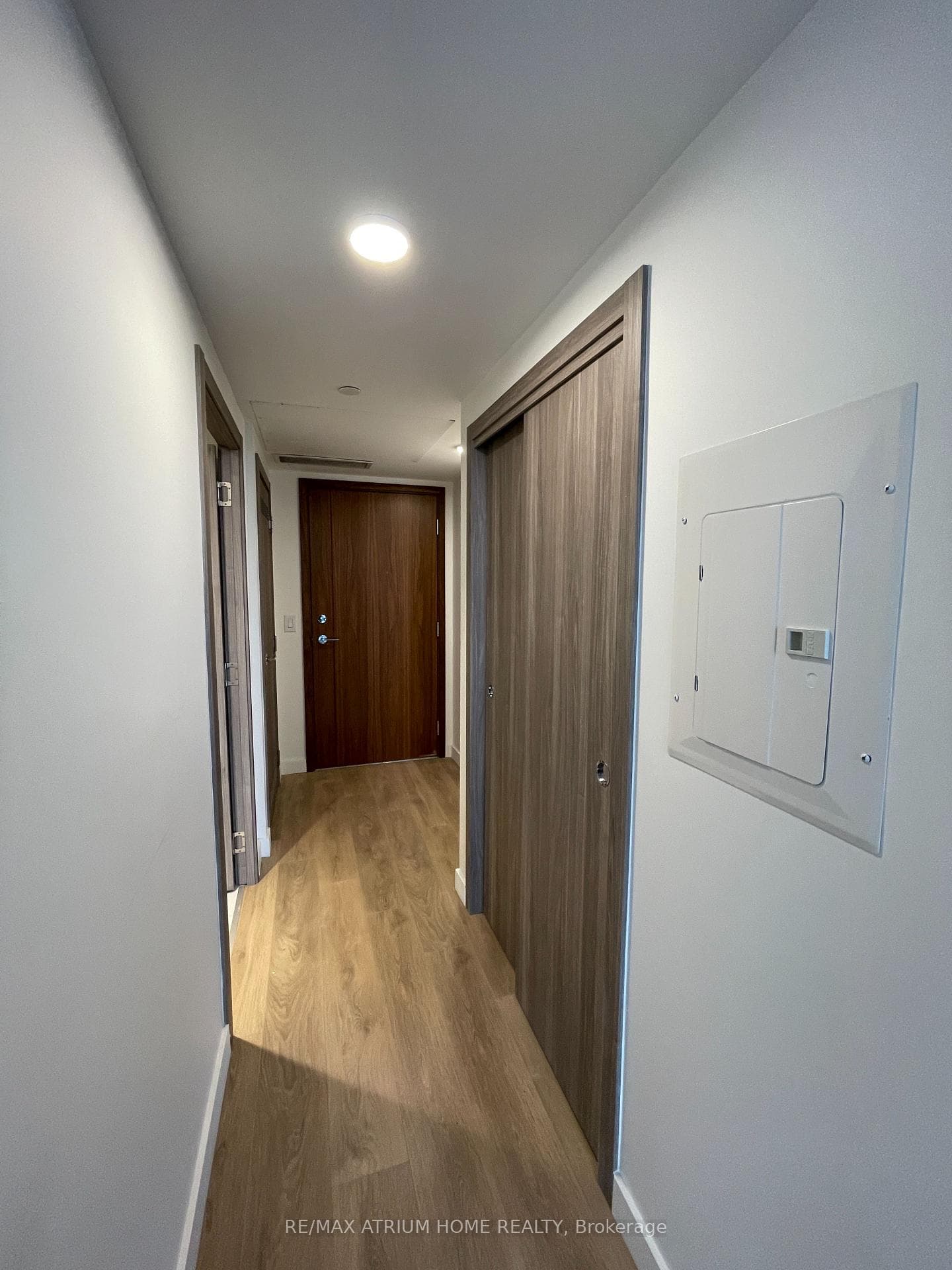 38 Widmer Street Unit 2208 - Condo photo 6 of 21 in Downtown Toronto / Waterfront, Ontario