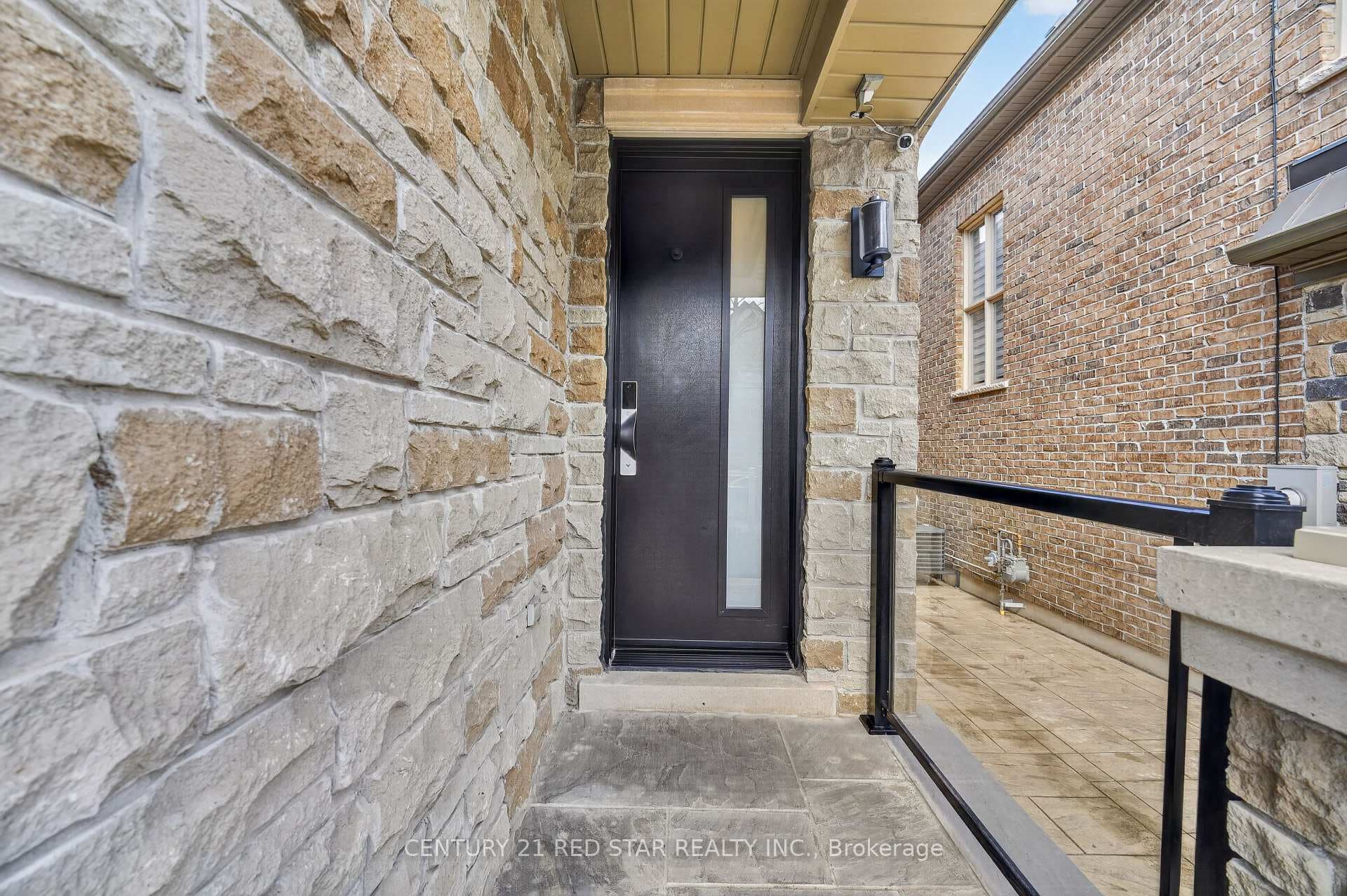 2416 Village Common - Townhouse photo 4 of 50 in Oakville, Ontario