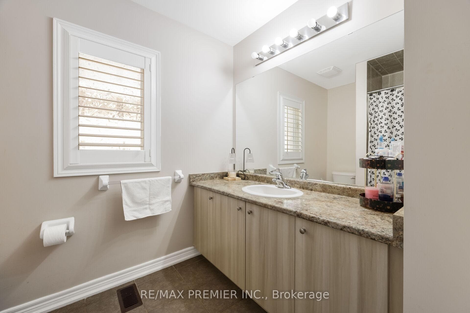 85 Kimborough Hollow - Semi-Detached photo 43 of 50 in Brampton, Ontario