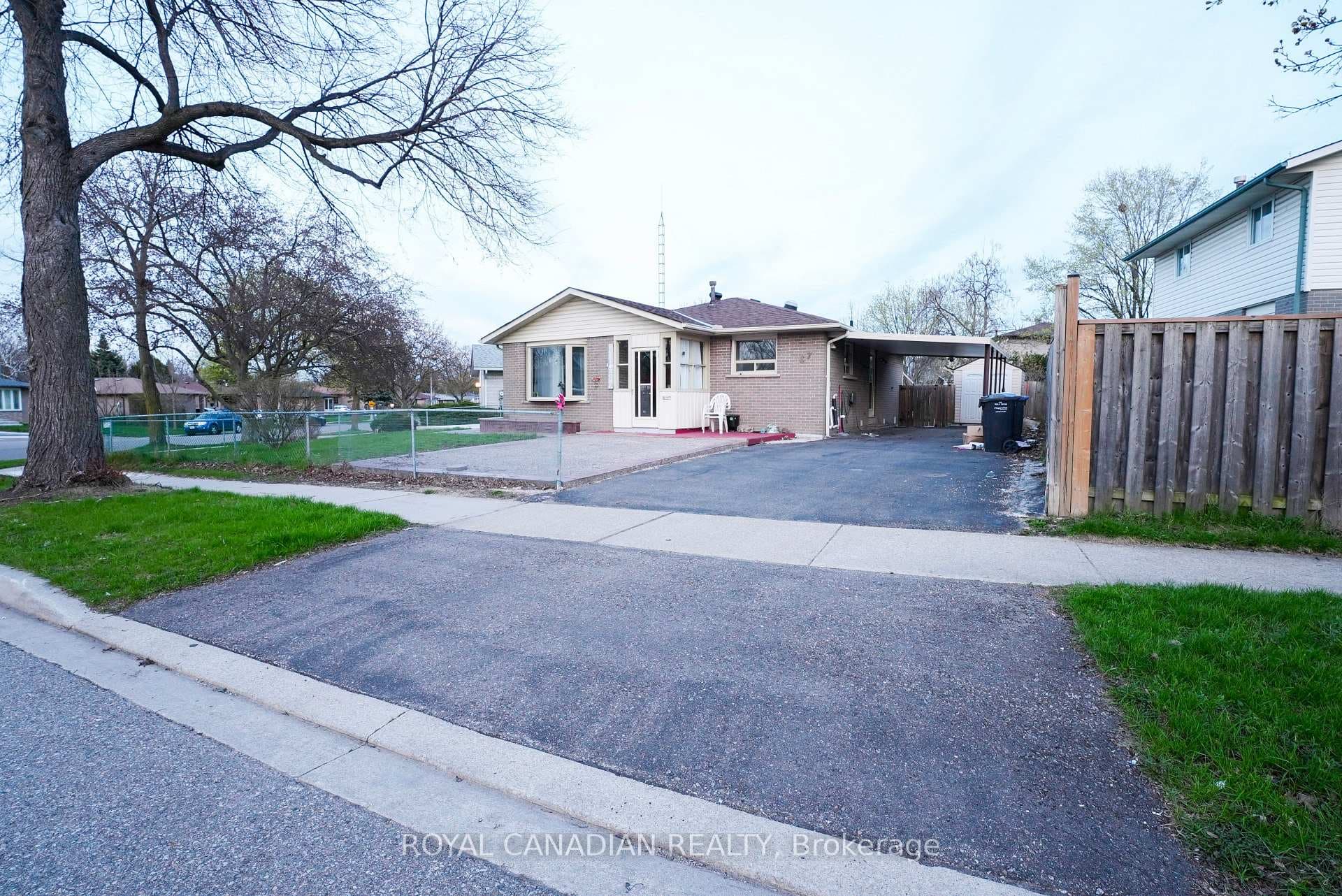 67 Sutherland Avenue - Detached photo 3 of 35 in Brampton, Ontario