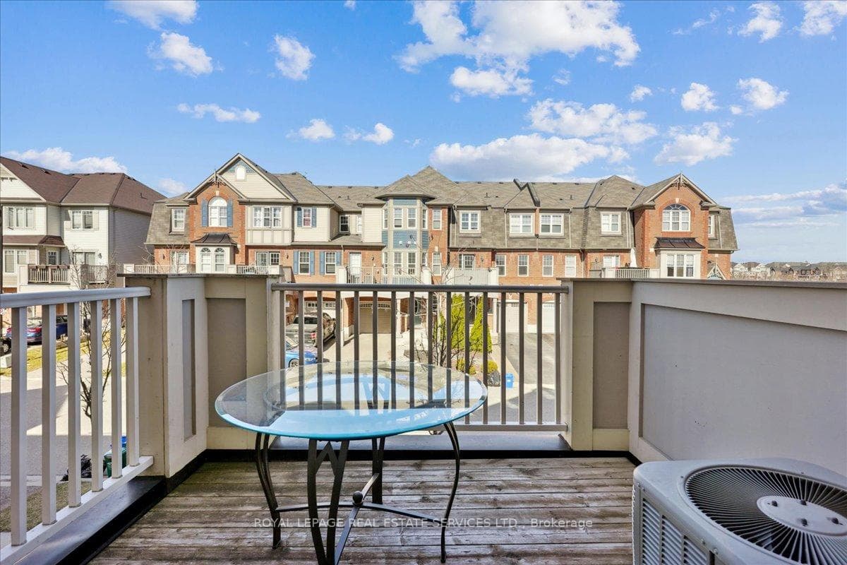 222 Septimus Heights - Townhouse photo 17 of 30 in Milton, Ontario