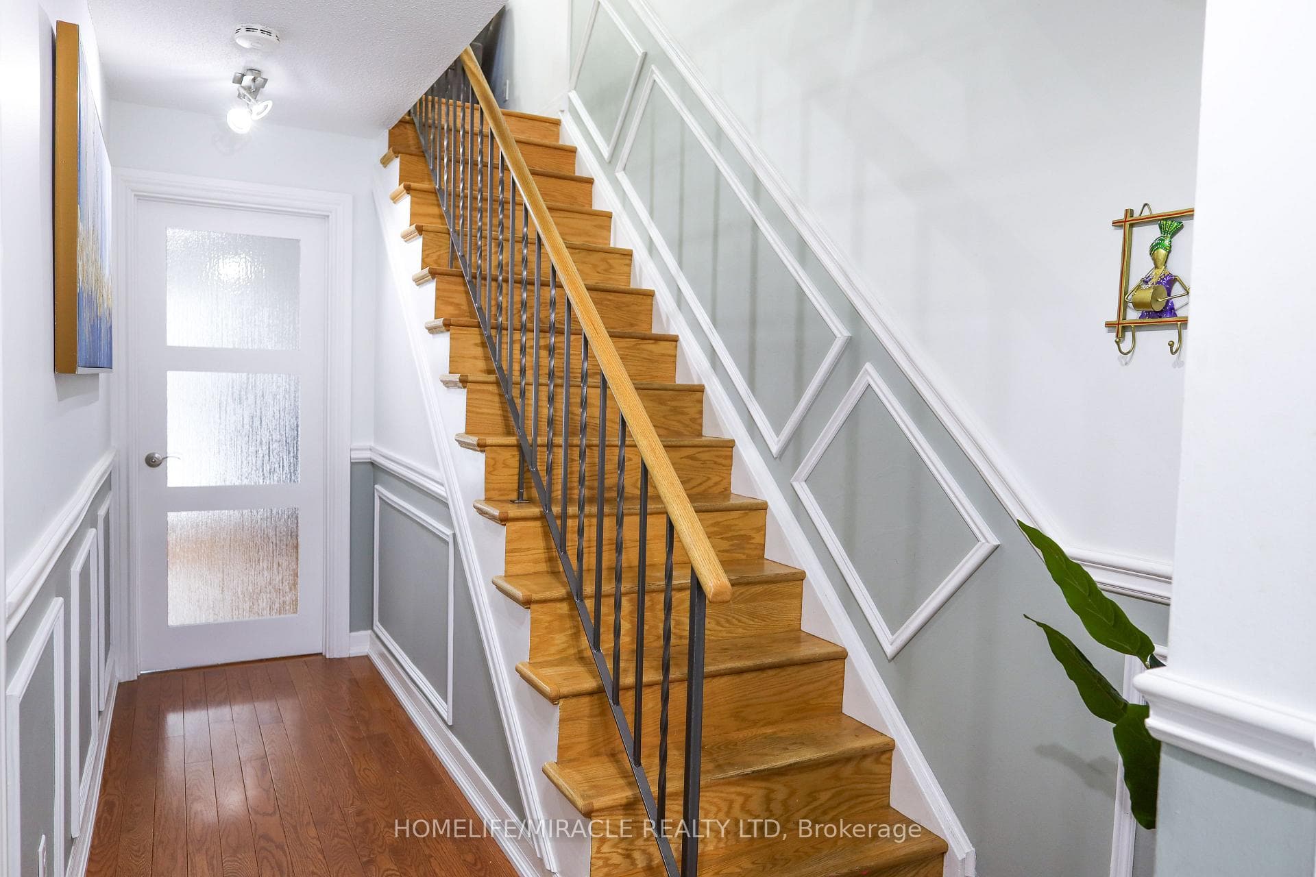 2440 Bromsgrove Road Unit 64 - Condo photo 5 of 40 in Mississauga, Ontario