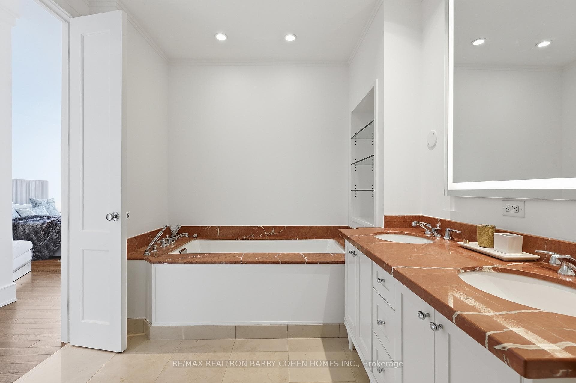 183 Wellington Street Unit 4502 - Condo photo 18 of 34 in Downtown Toronto / Waterfront, Ontario