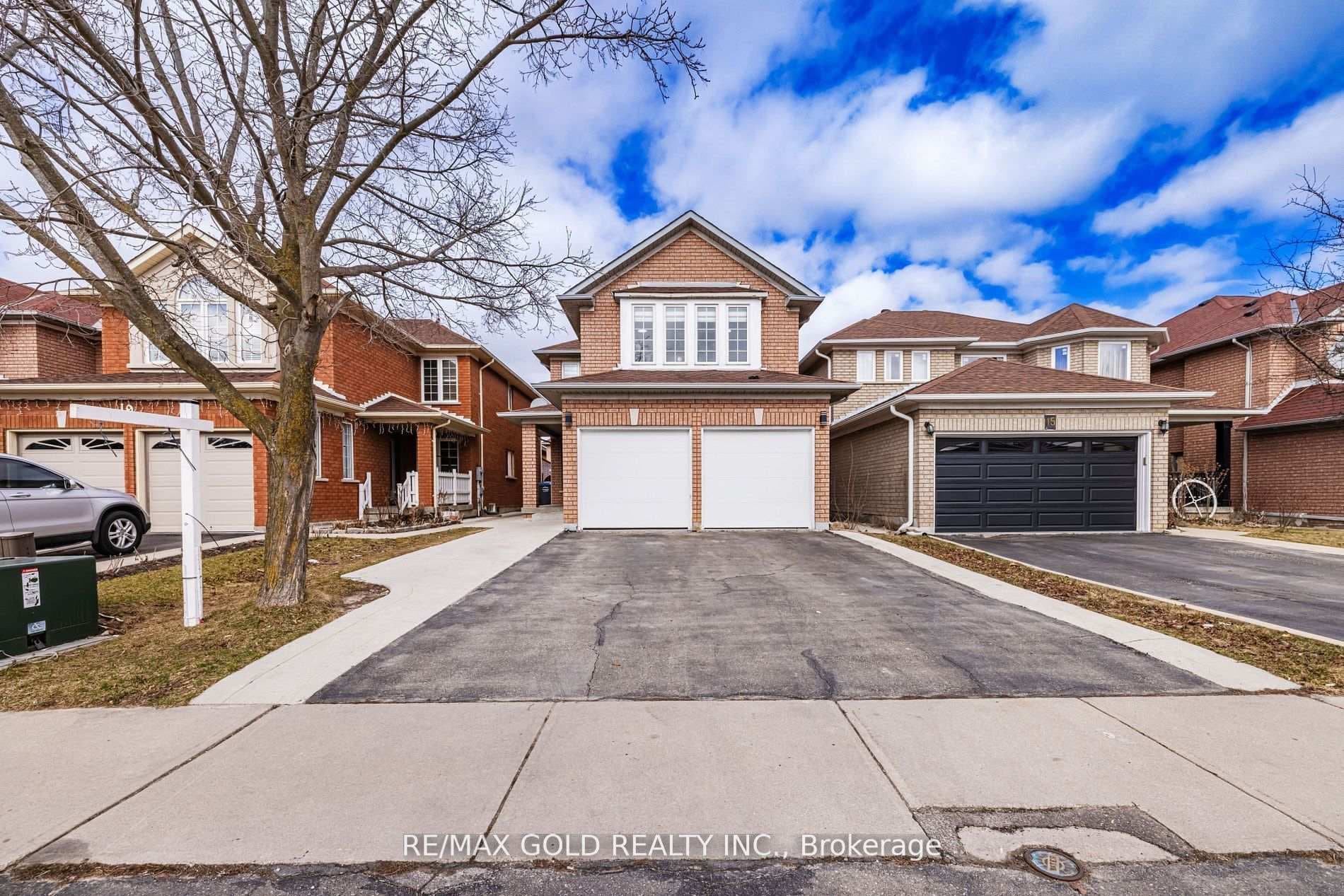 17 Dovesong Drive - home for sale in Brampton, Ontario