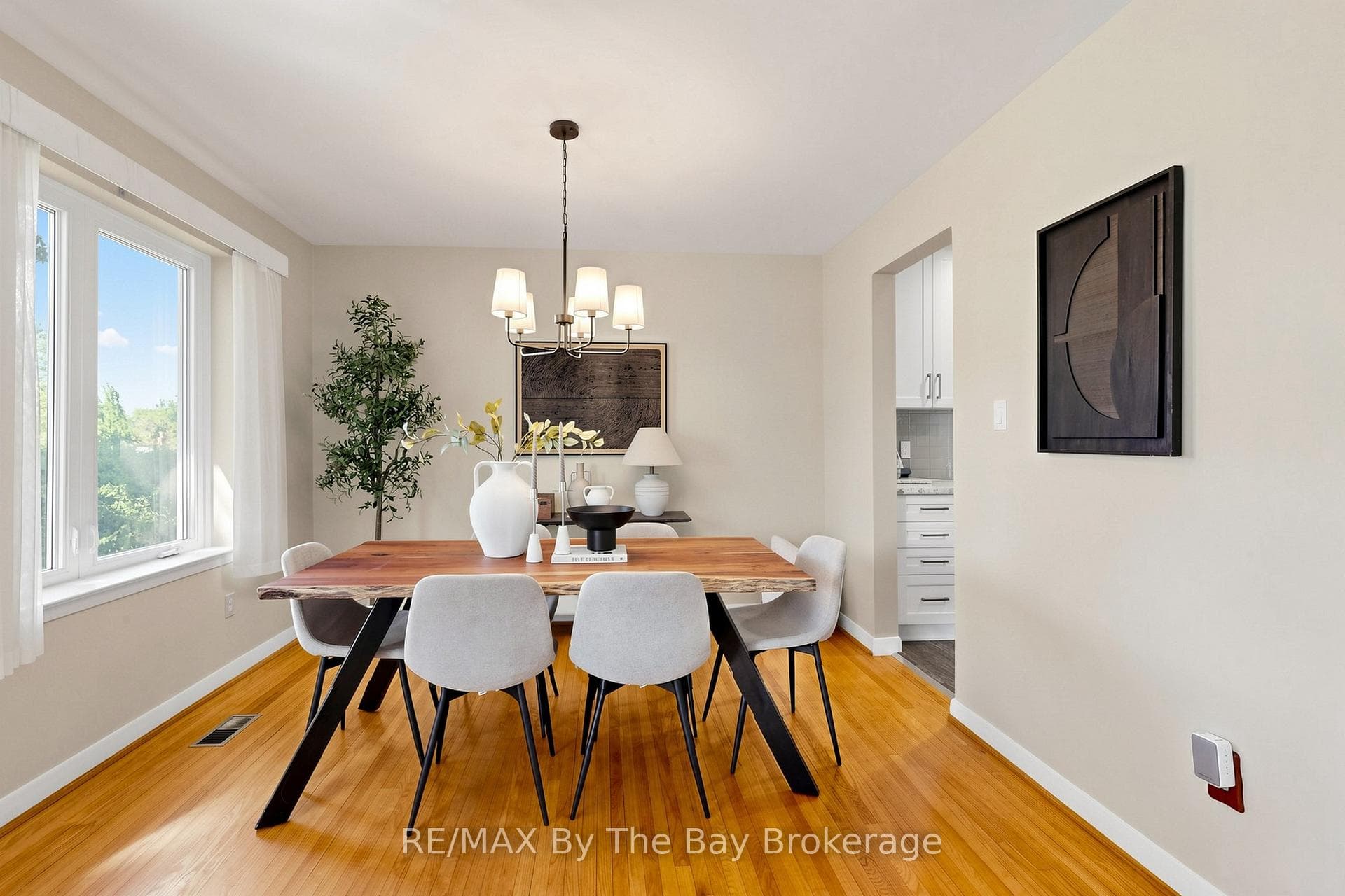 33 Ada Crescent - Detached photo 7 of 40 in Scarborough (West Hill / Highland Creek), Ontario