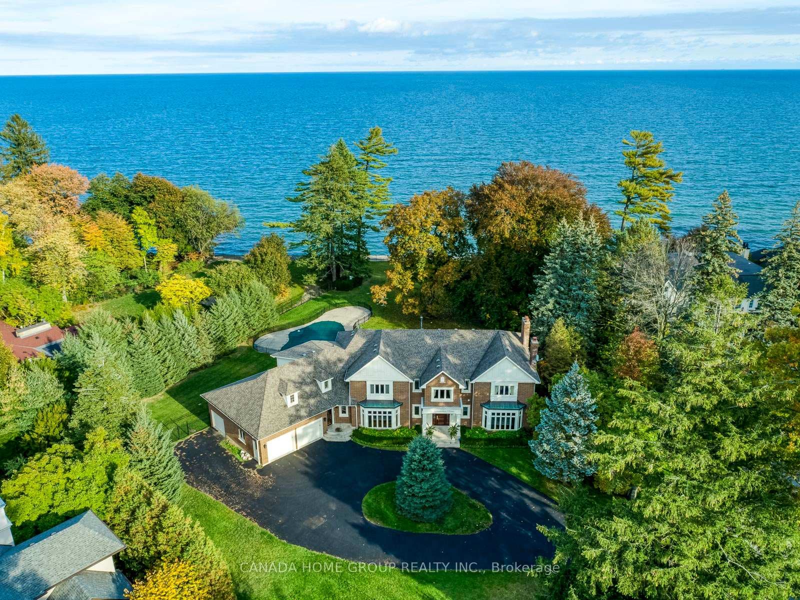 21 Ennisclare Drive - home for sale in Oakville, Ontario