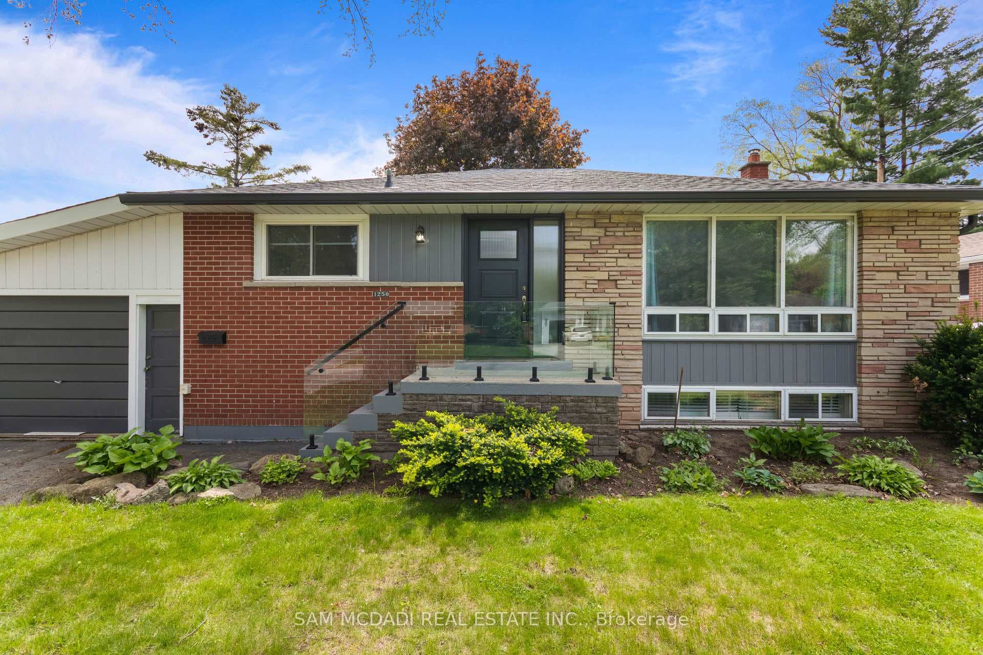 1250 Dunbar Road - Detached photo 3 of 41 in Burlington, Ontario