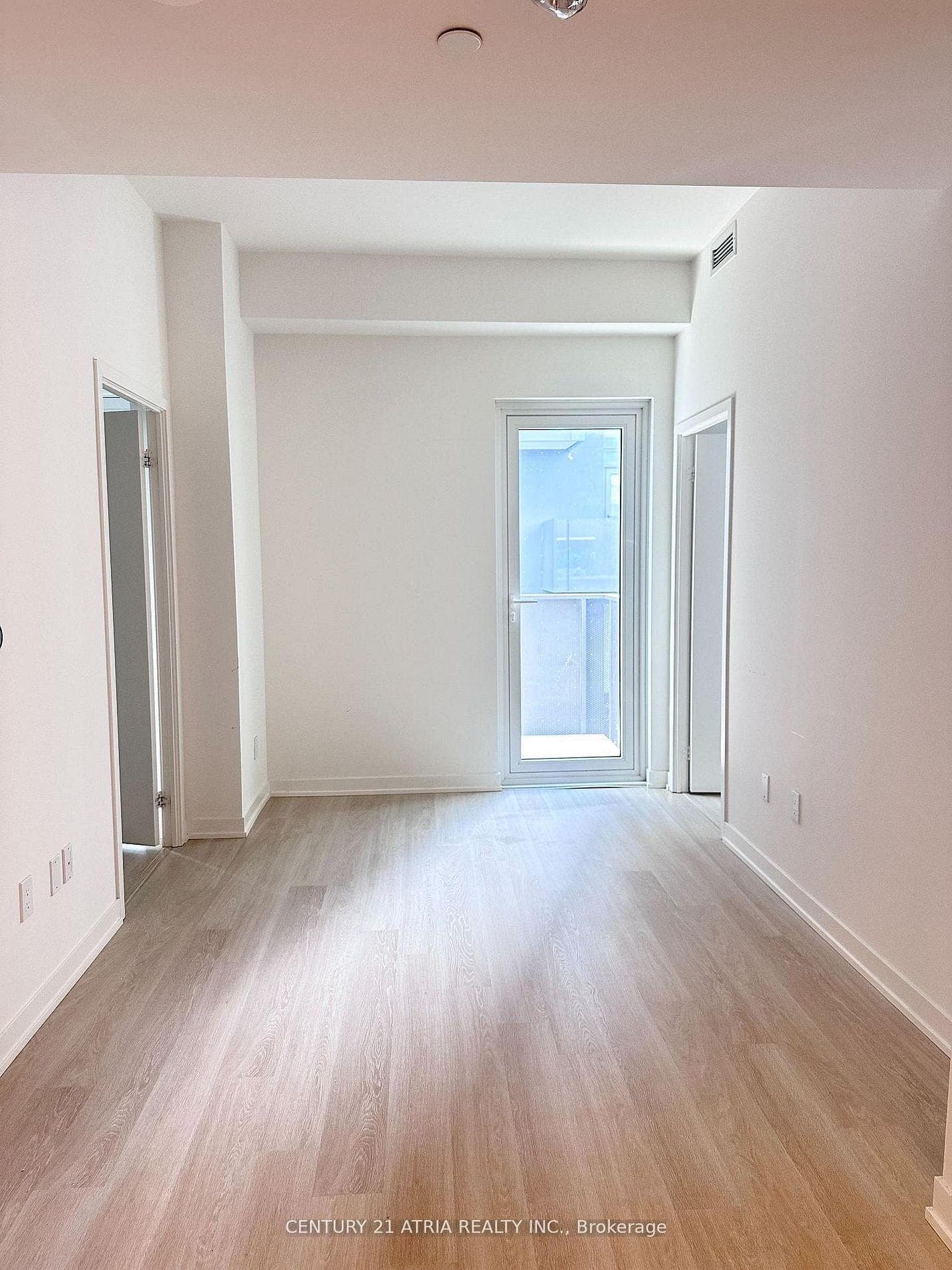 500 Wilson Avenue Unit 519 - Condo photo 2 of 22 in North York (Bathurst Manor / Clanton Park), Ontario