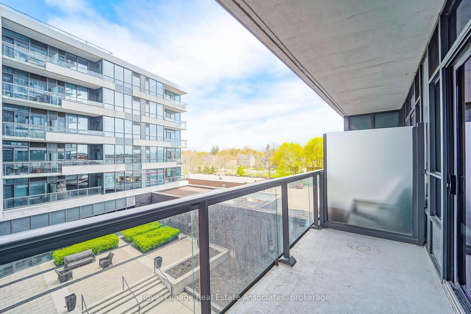 1 Hurontario Street Unit 308 - Condo photo 24 of 35 in Mississauga, Ontario