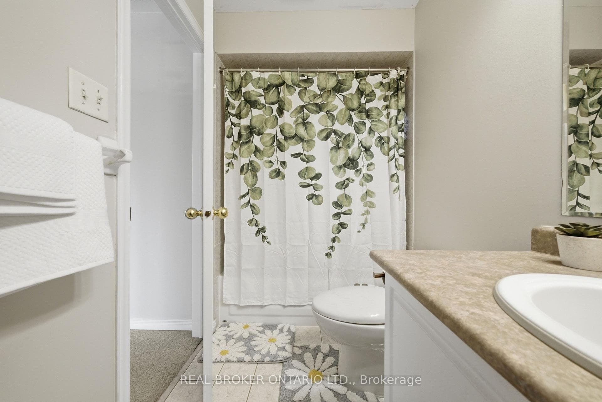 1860 Creek Way - Semi-Detached photo 25 of 44 in Burlington, Ontario