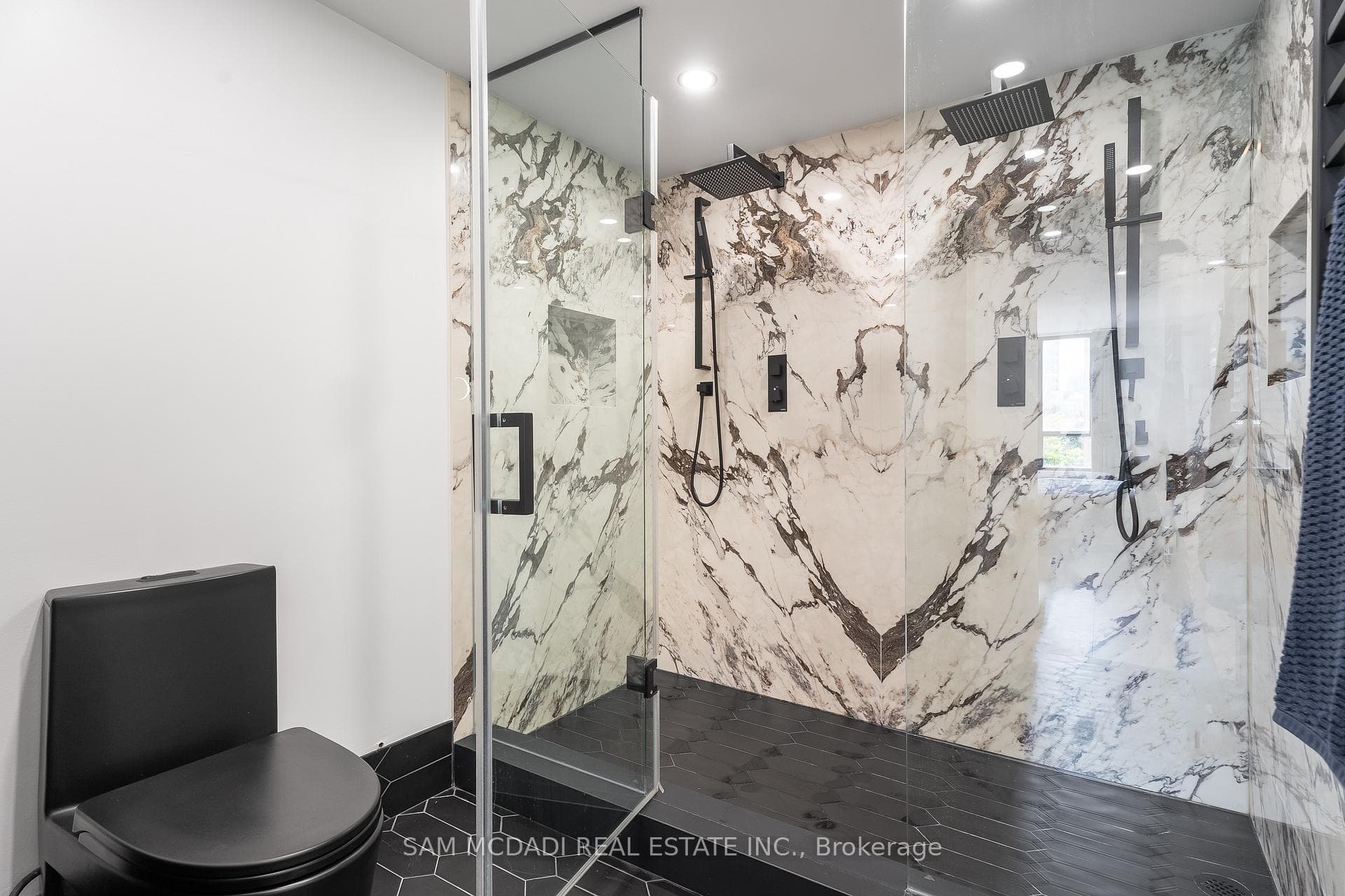 5444 Yonge Street Unit 304 - Condo photo 21 of 40 in Thornhill / Willowdale, Ontario