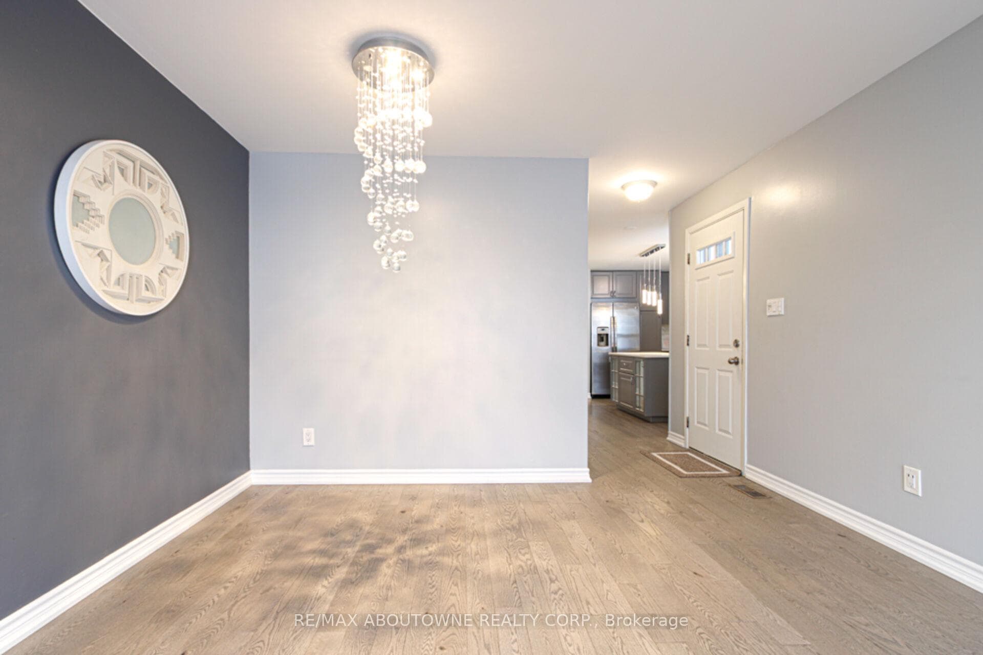 1601 Sandgate Crescent - Semi-Detached photo 5 of 35 in Mississauga, Ontario