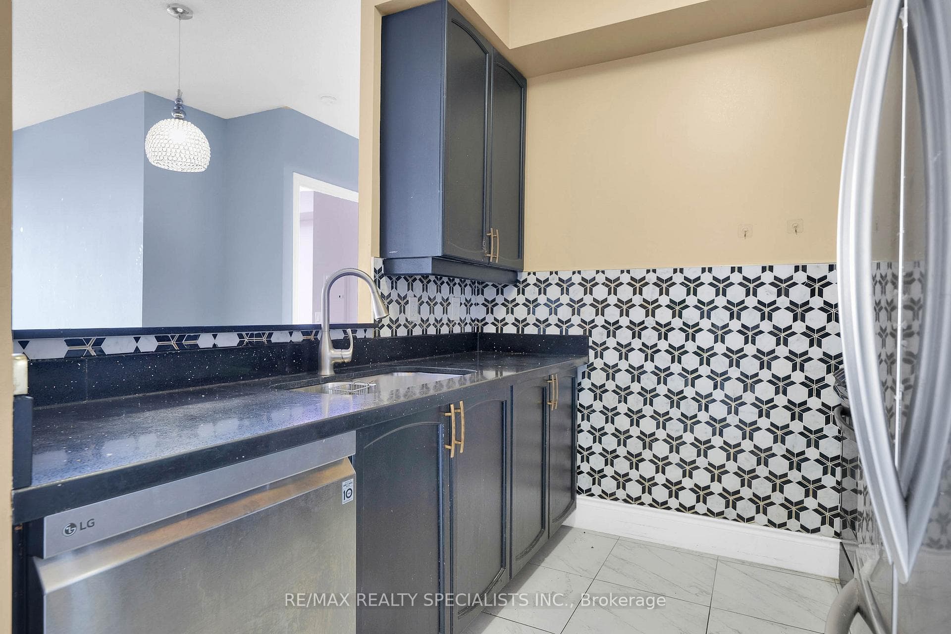 710 Humberwood Boulevard Unit 1404 - Condo photo 10 of 24 in Etobicoke (West Mall / Rexdale), Ontario
