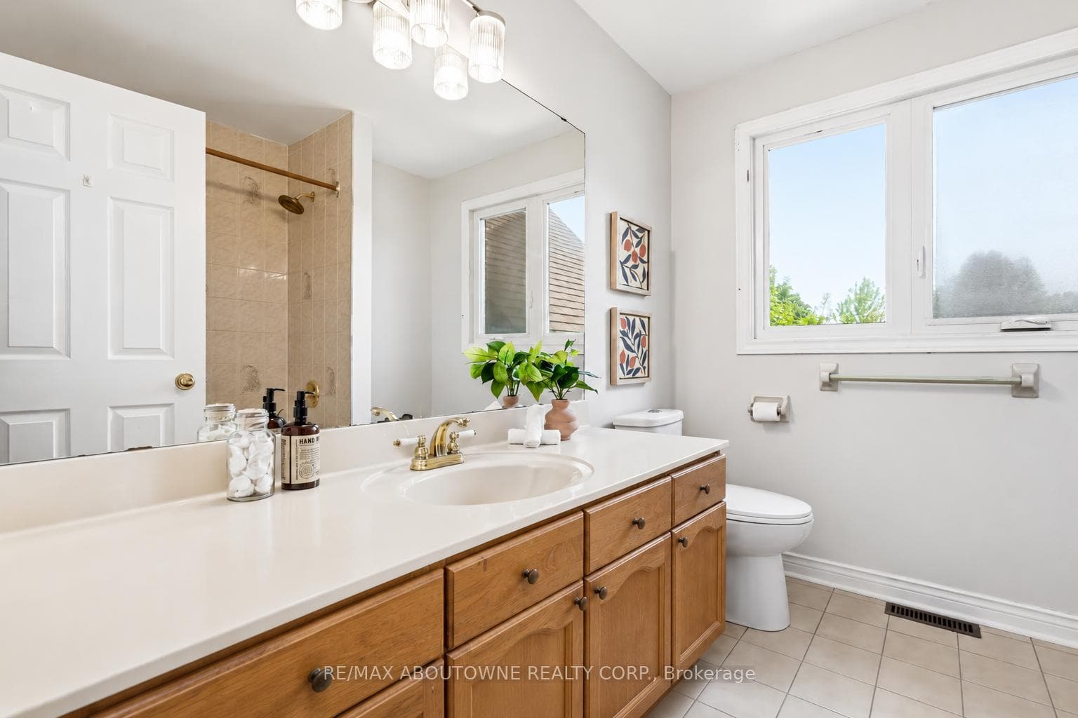 2055 Blacksmith Lane - Detached photo 33 of 49 in Oakville, Ontario