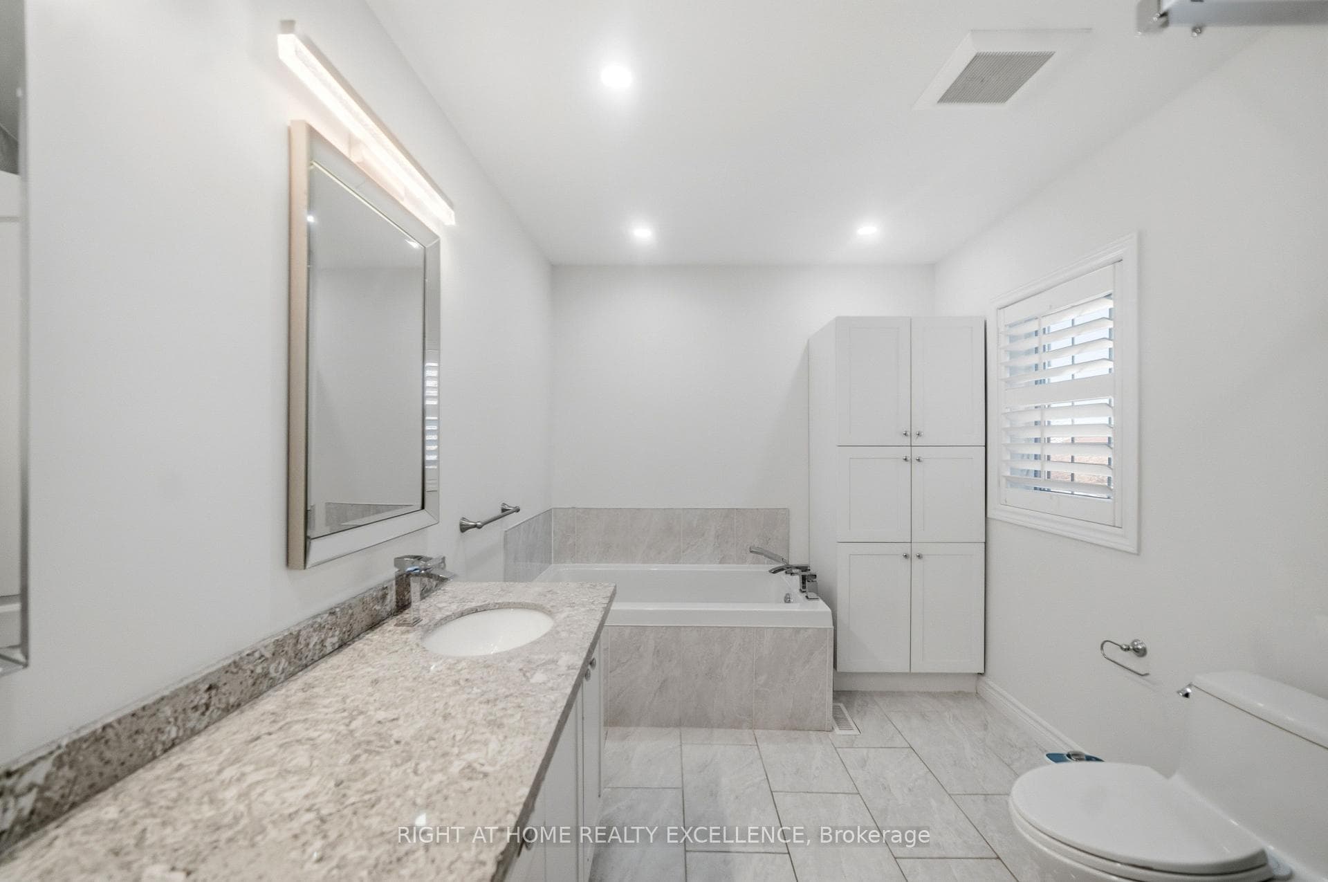 16 Whitford Court - Detached photo 19 of 39 in Brampton, Ontario