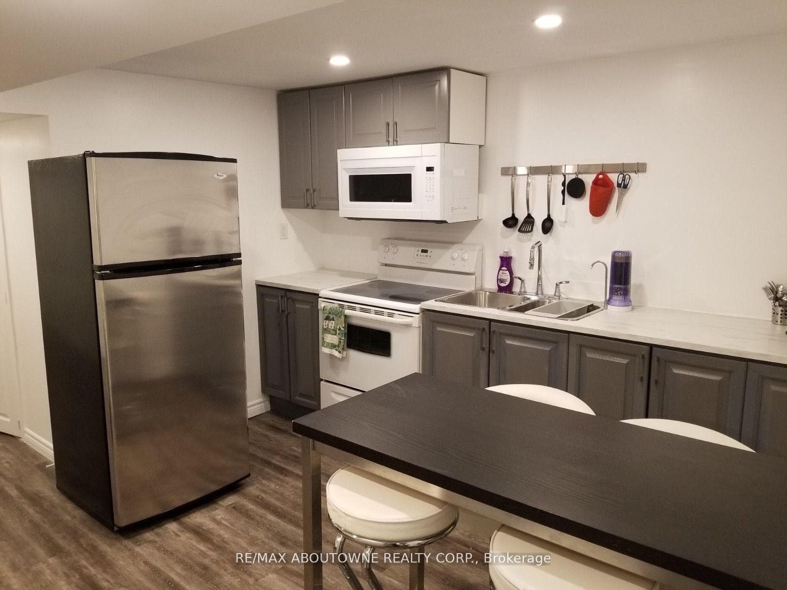1601 Sandgate Crescent - Semi-Detached photo 25 of 35 in Mississauga, Ontario