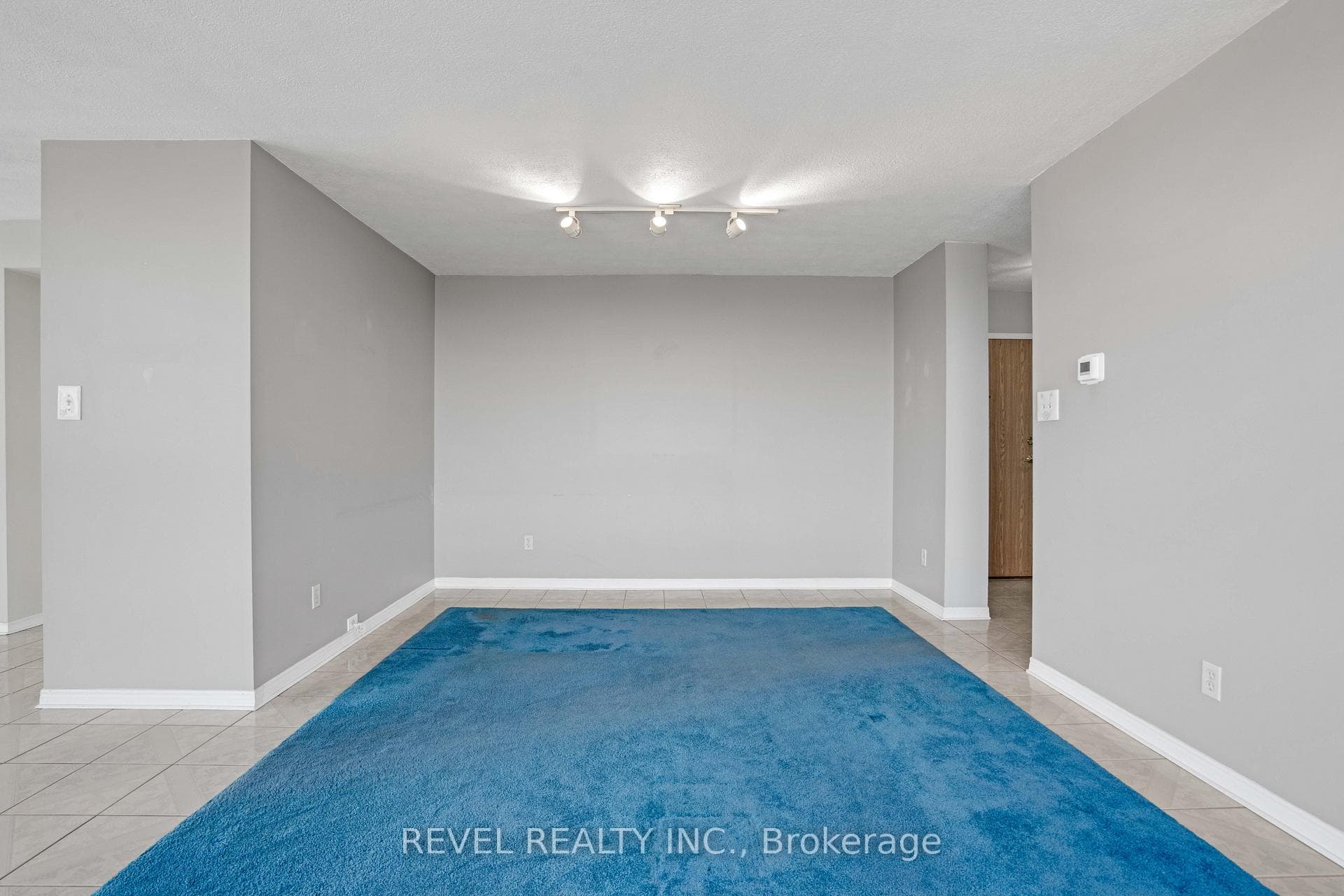 1360 Rathburn Road Unit 403 - Condo photo 3 of 31 in Mississauga, Ontario