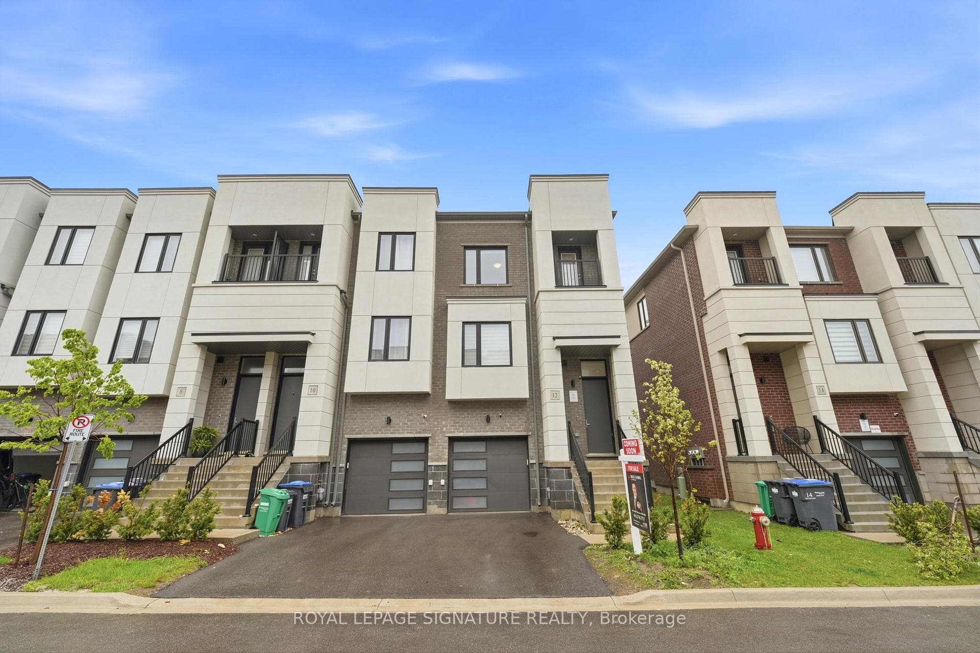 12 Heathrow Lane - Townhouse photo 2 of 40 in Caledon, Ontario