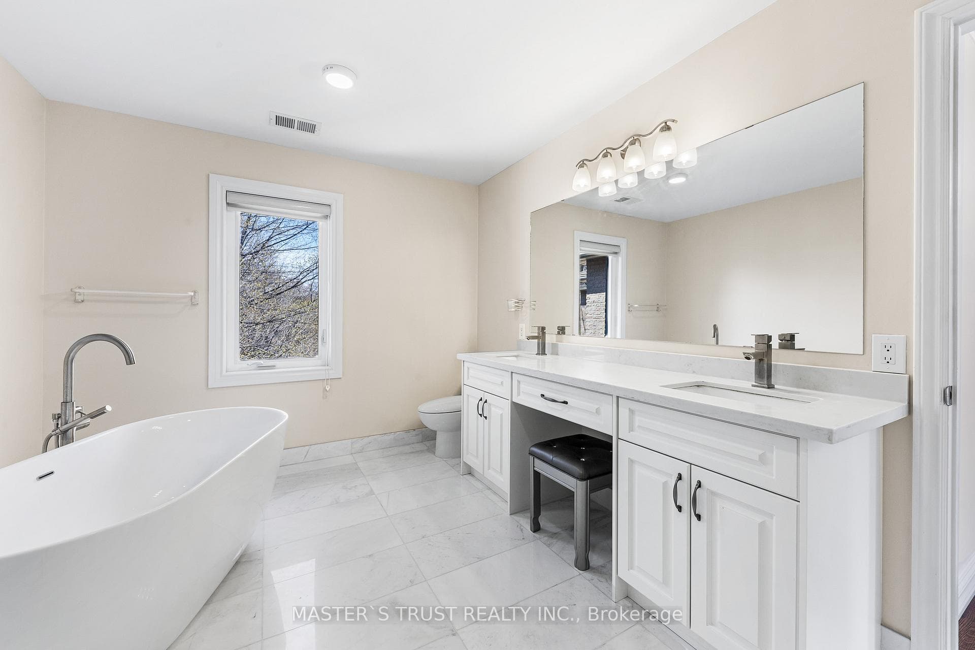 243 Burbank Drive - Detached photo 21 of 48 in Hillcrest Village / Bayview Village, Ontario