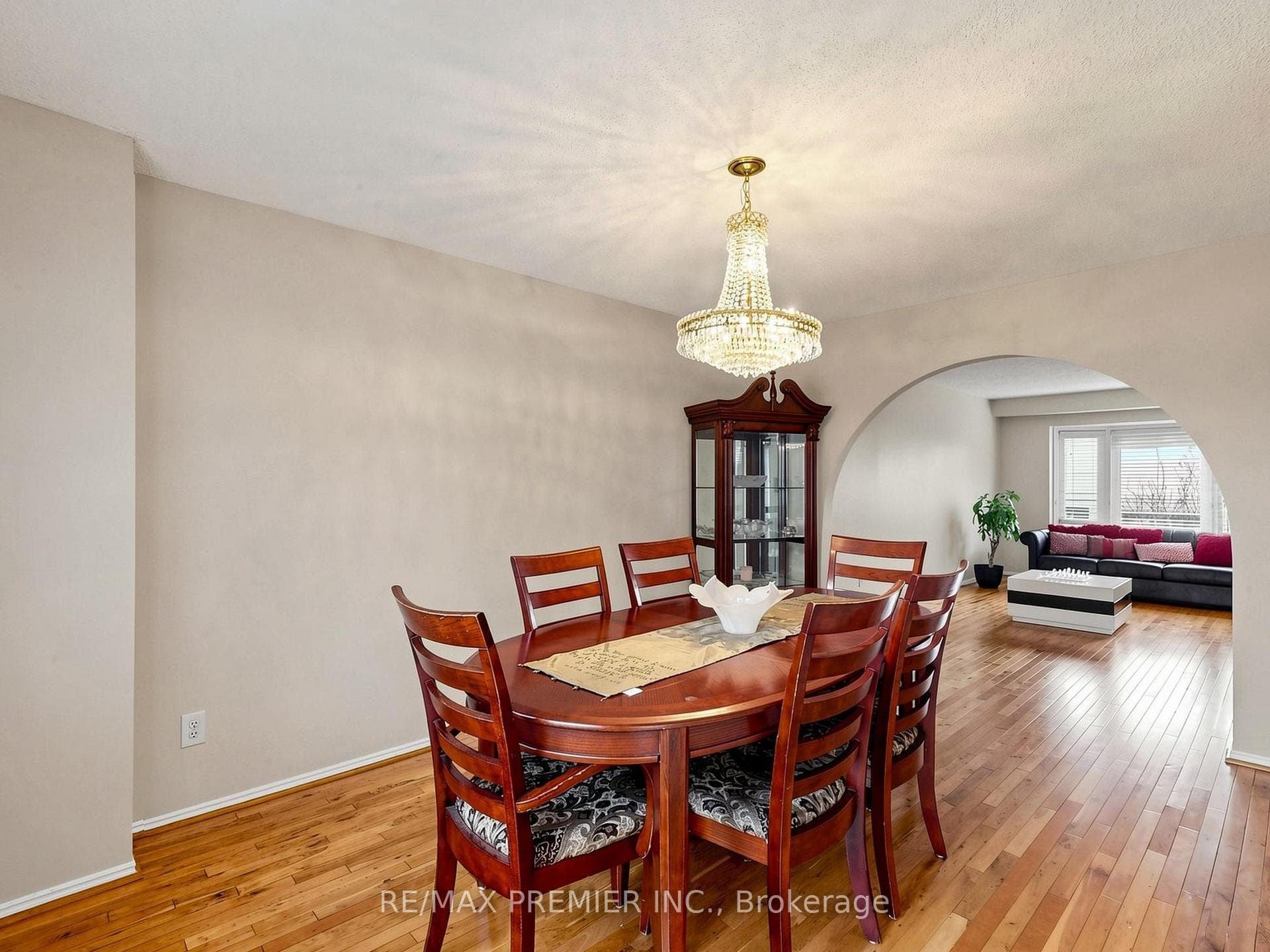 4579 Guildwood Way - Detached photo 5 of 31 in Mississauga, Ontario