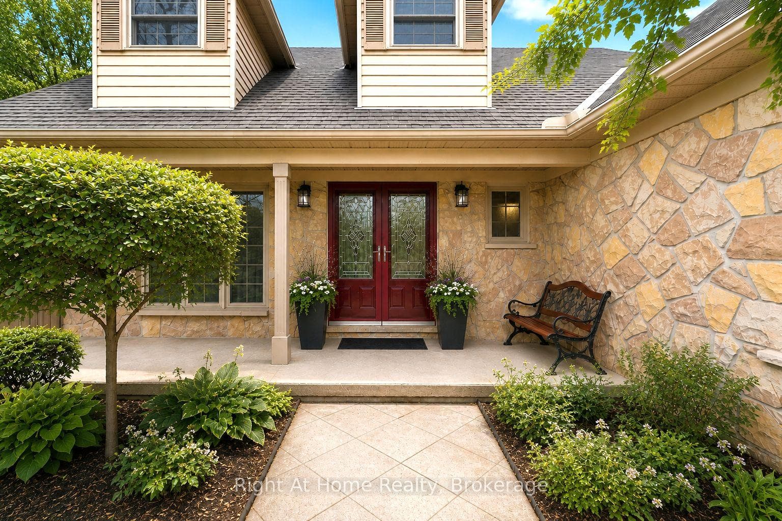 437 Shoreacres Road - Detached photo 4 of 50 in Burlington, Ontario