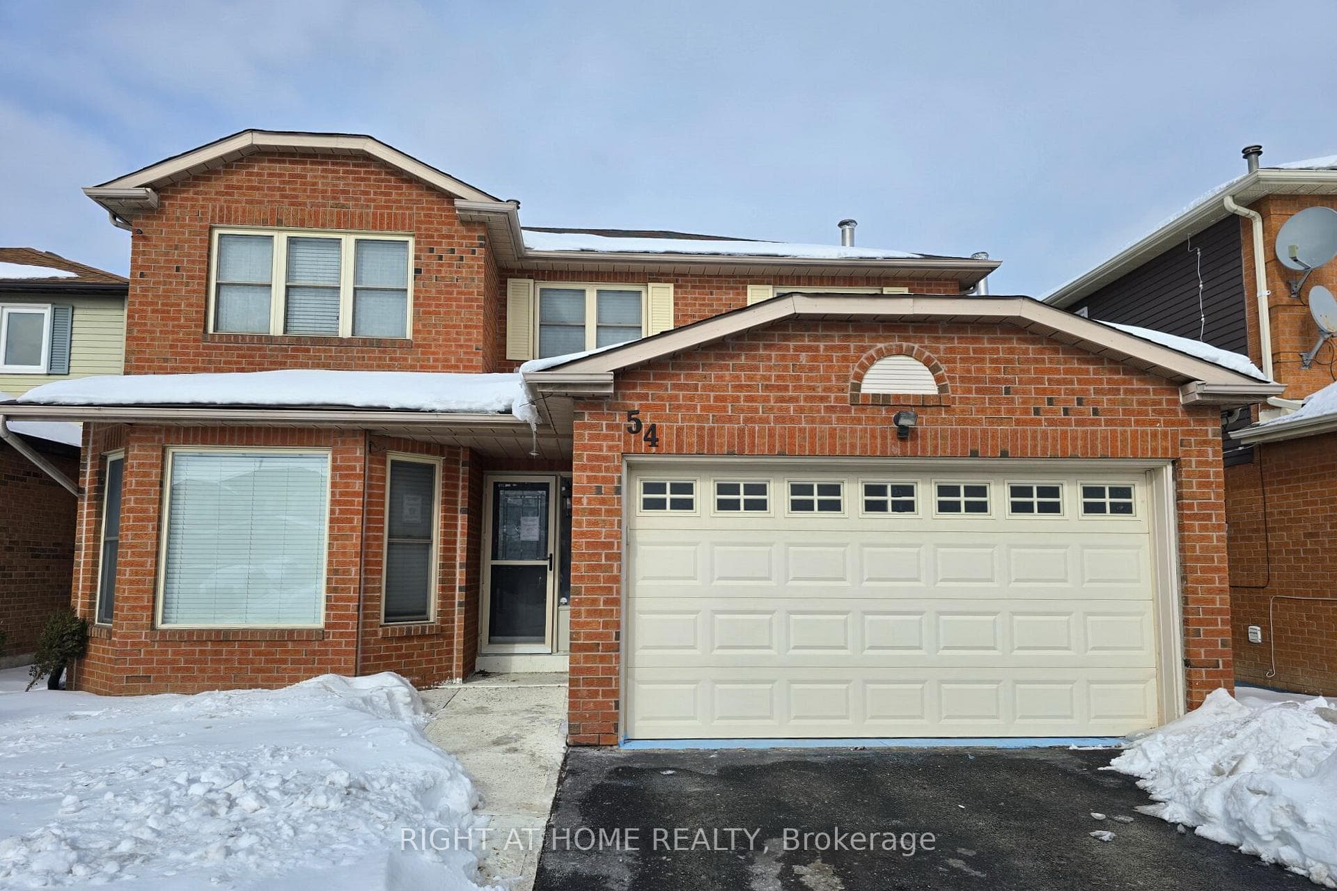 54 WOODSIDE Court - home for sale in Brampton, Ontario