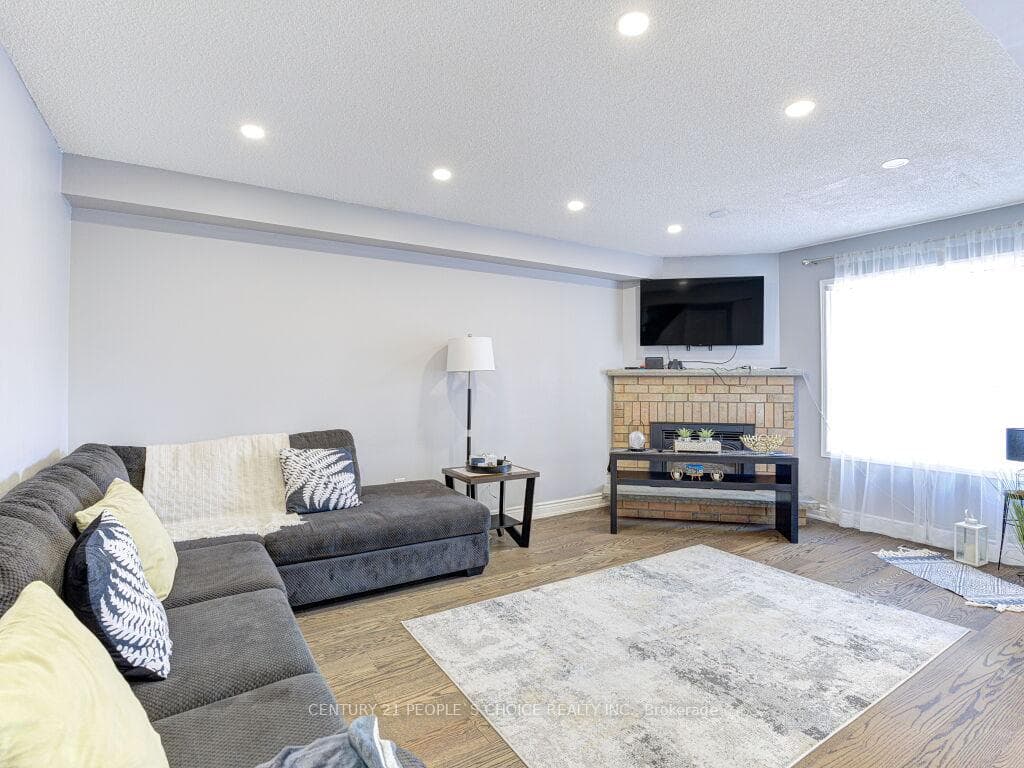 5965 River Grove Avenue - Detached photo 11 of 50 in Mississauga, Ontario