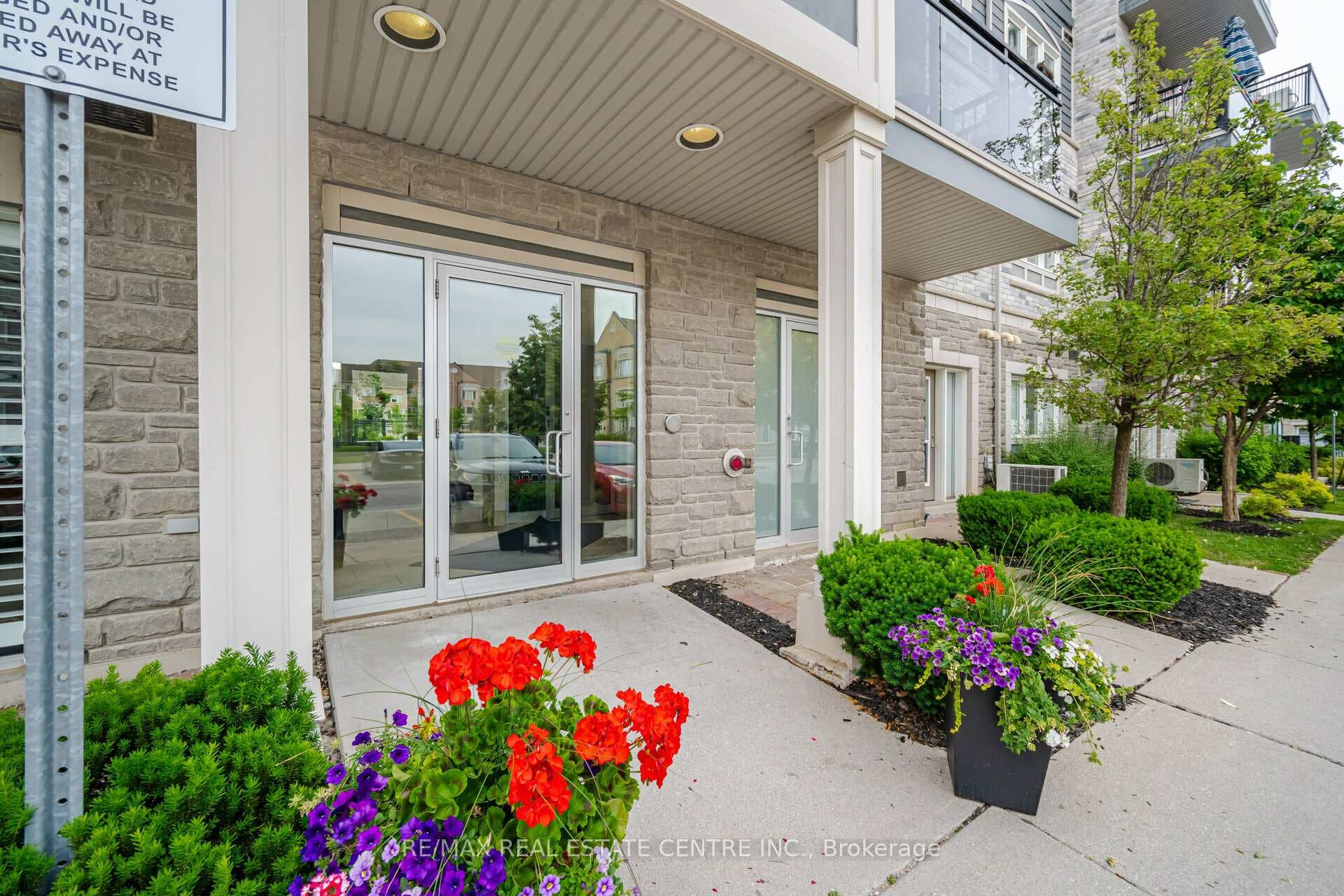5150 Winston Churchill Boulevard Unit 305 - Condo photo 2 of 19 in Mississauga, Ontario