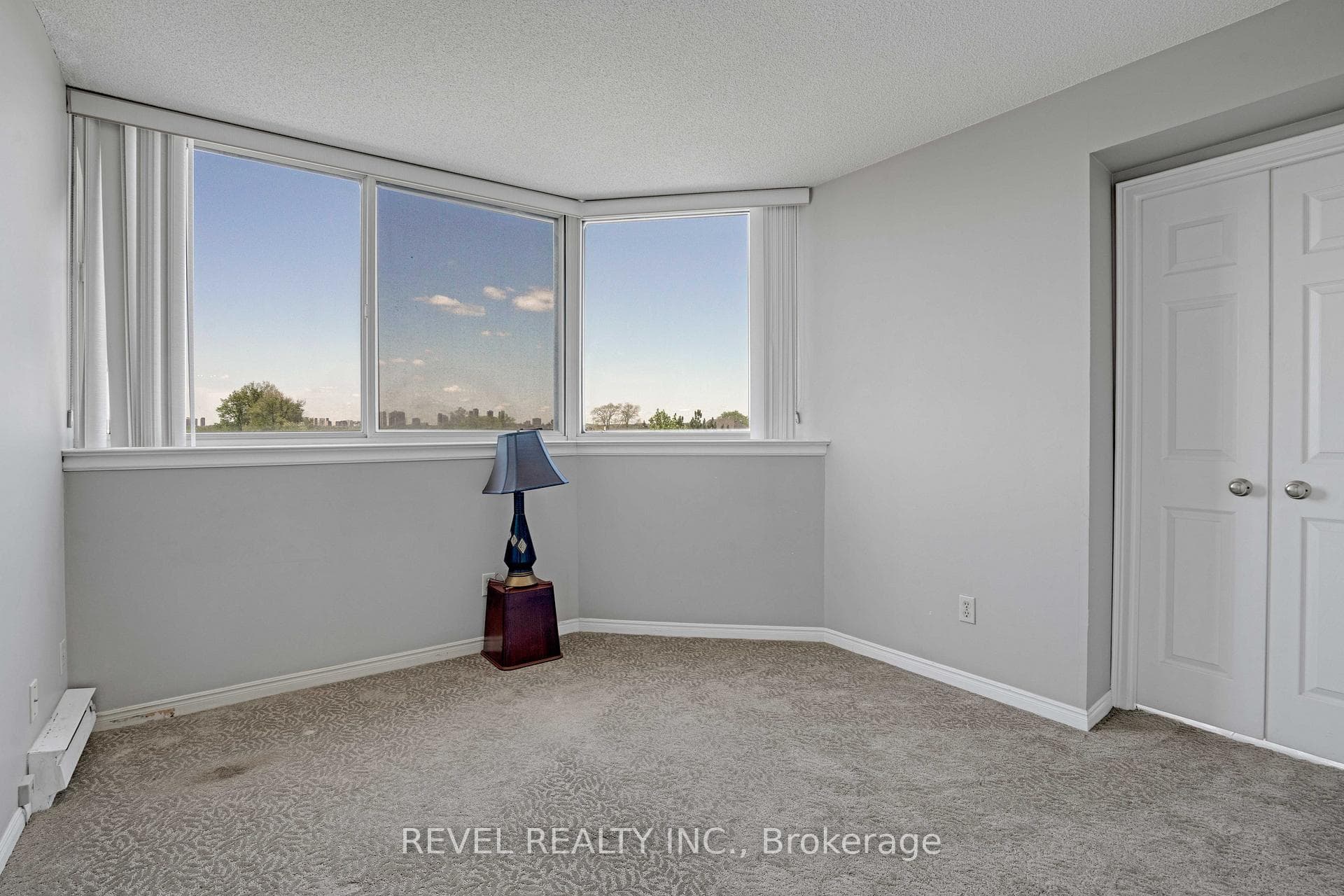 1360 Rathburn Road Unit 403 - Condo photo 16 of 31 in Mississauga, Ontario