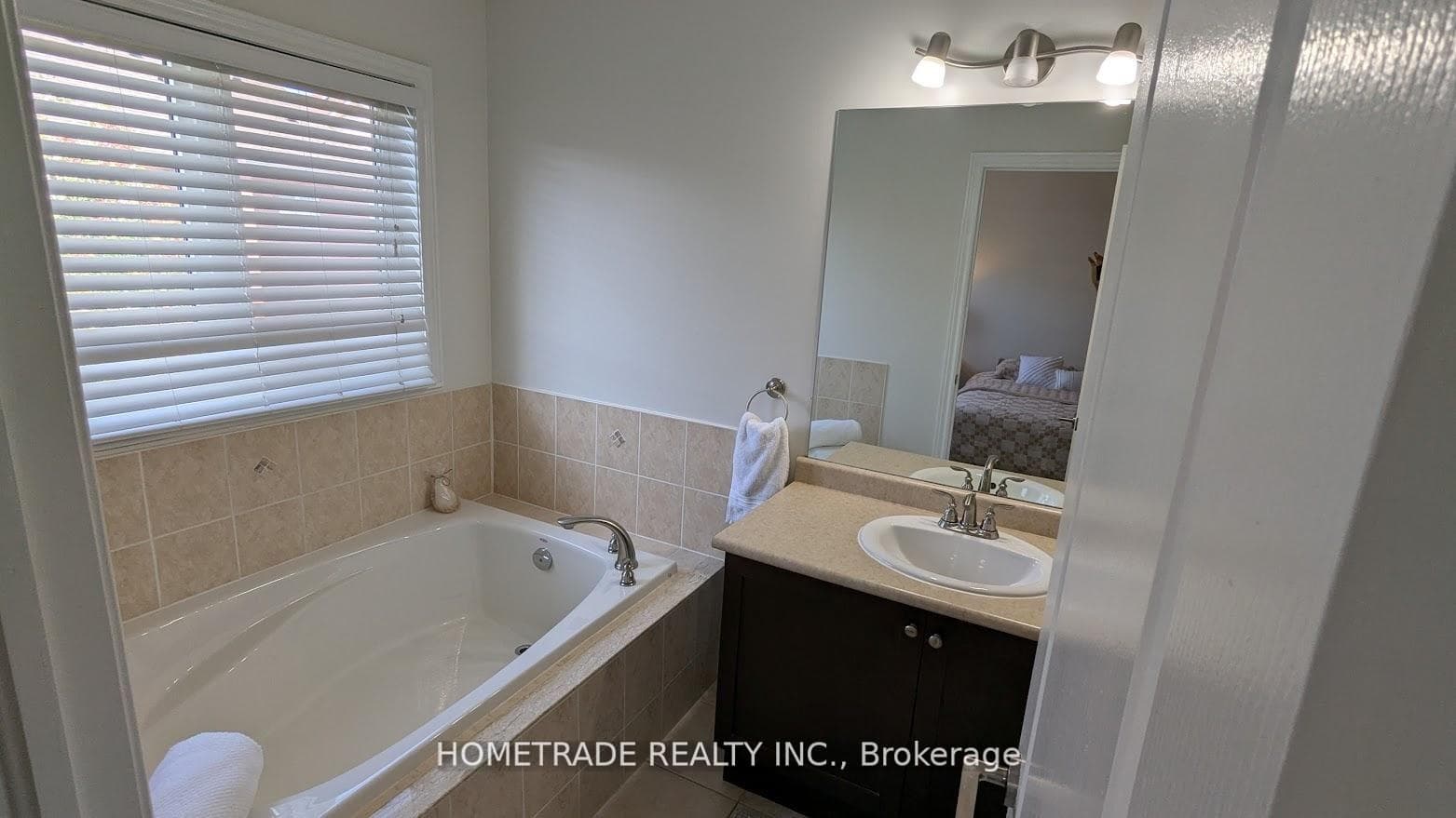 4861 Verdi Street - Semi-Detached photo 9 of 17 in Burlington, Ontario