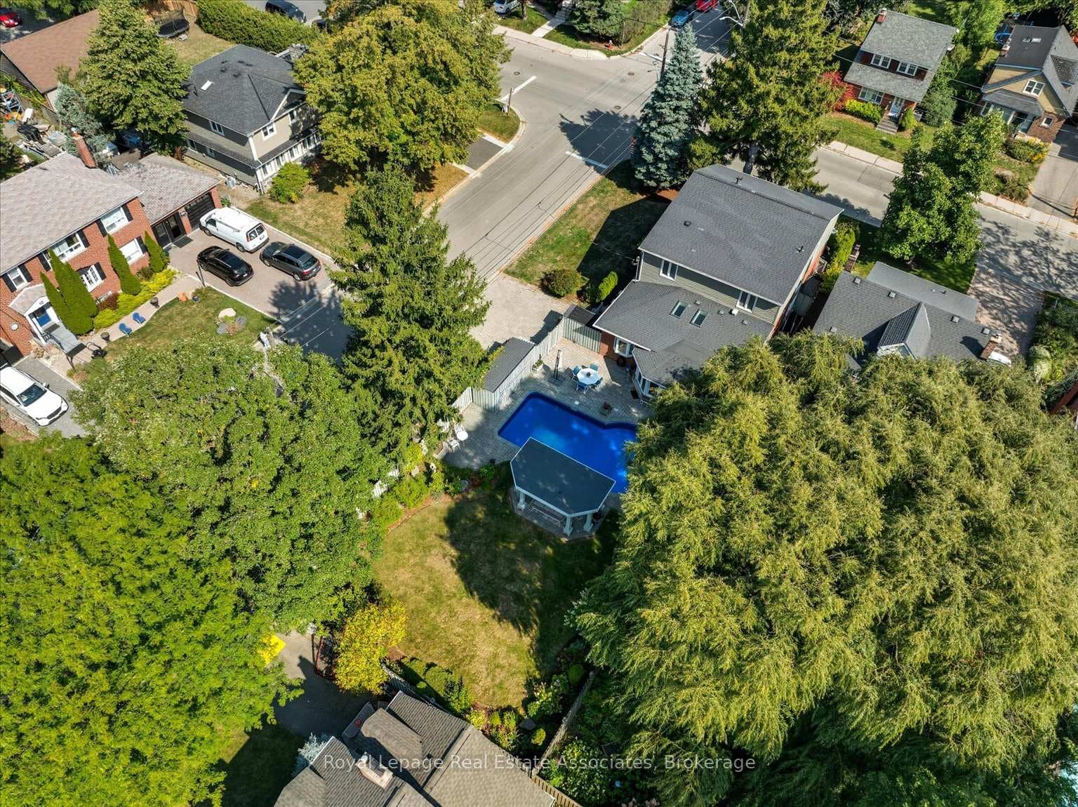 12 Wenonah Drive - Detached photo 8 of 50 in Mississauga, Ontario