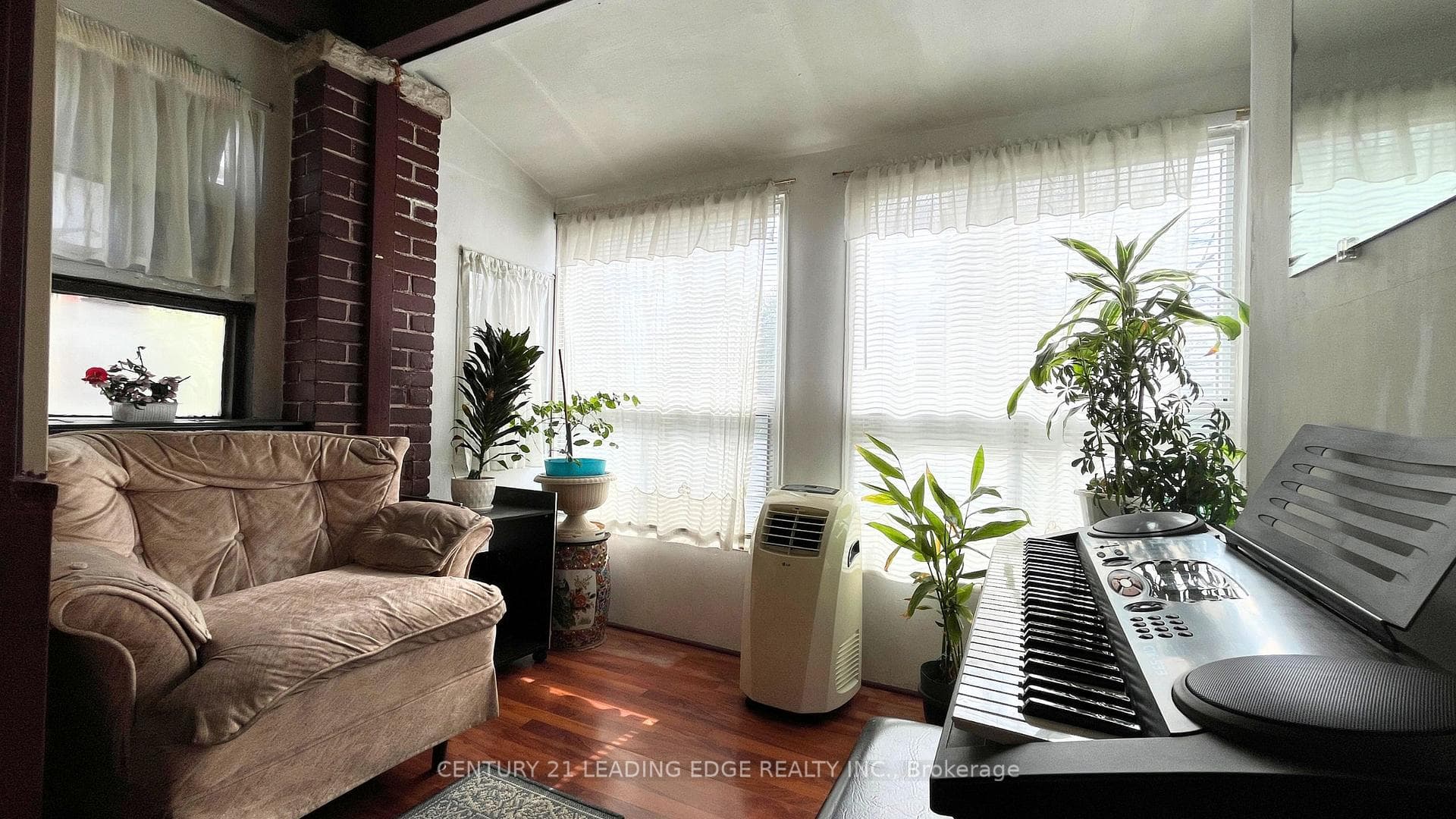 25 Madelaine Avenue - Detached photo 17 of 25 in Birch Cliff / Cliffside, Ontario