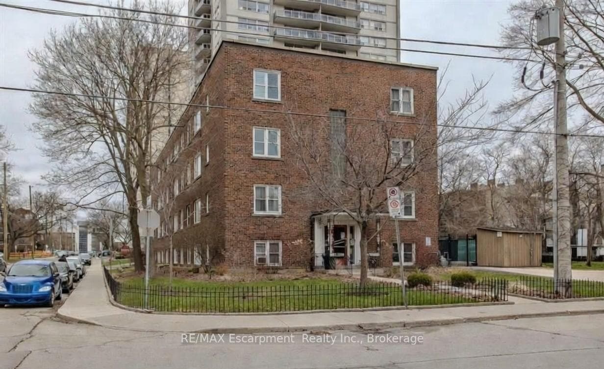 60 Robinson Street Unit 305 - Condo photo 2 of 11 in Hamilton, Ontario