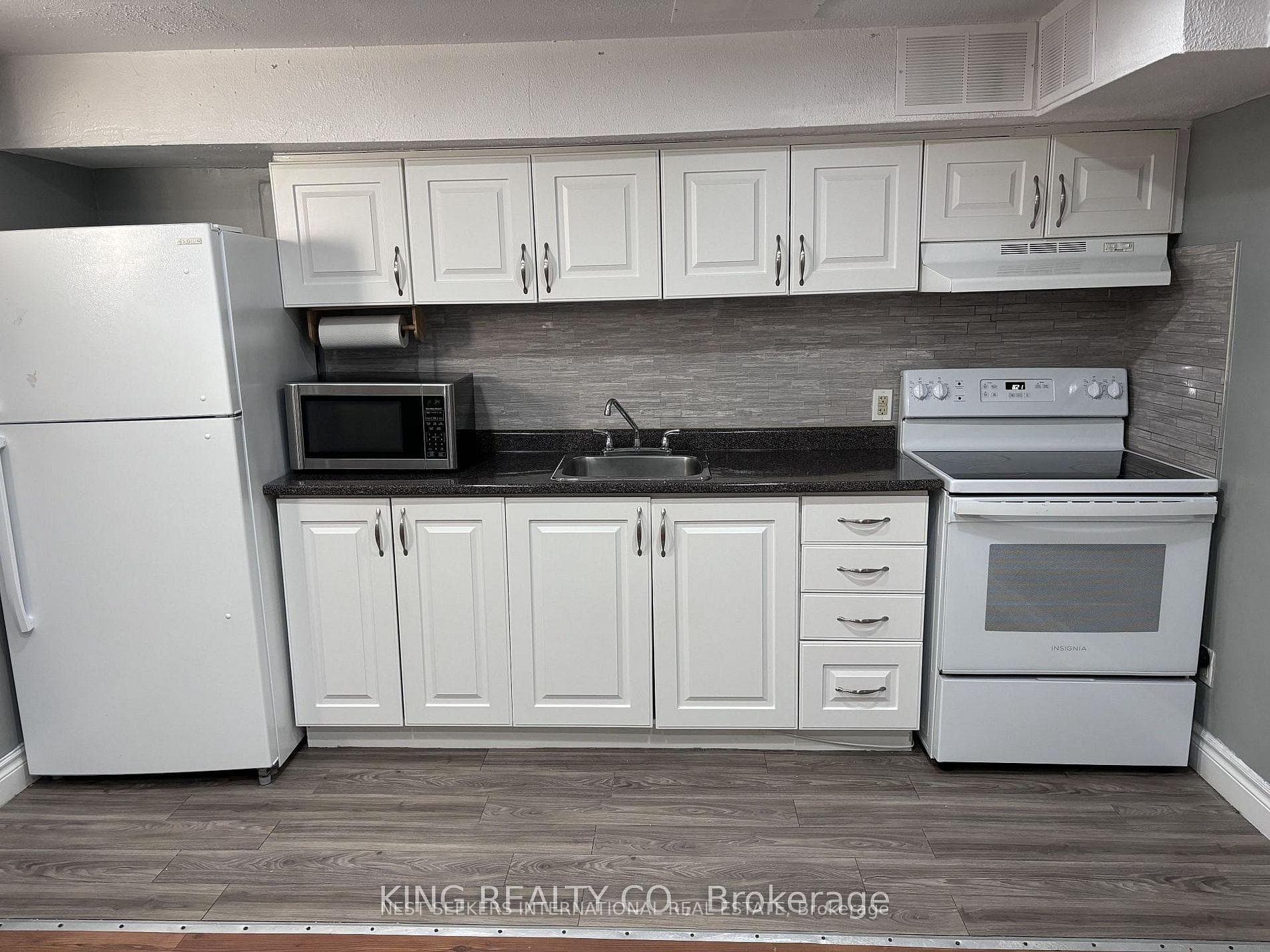 84 Carter Drive Unit (Lower) - Semi-Detached photo 3 of 11 in Brampton, Ontario