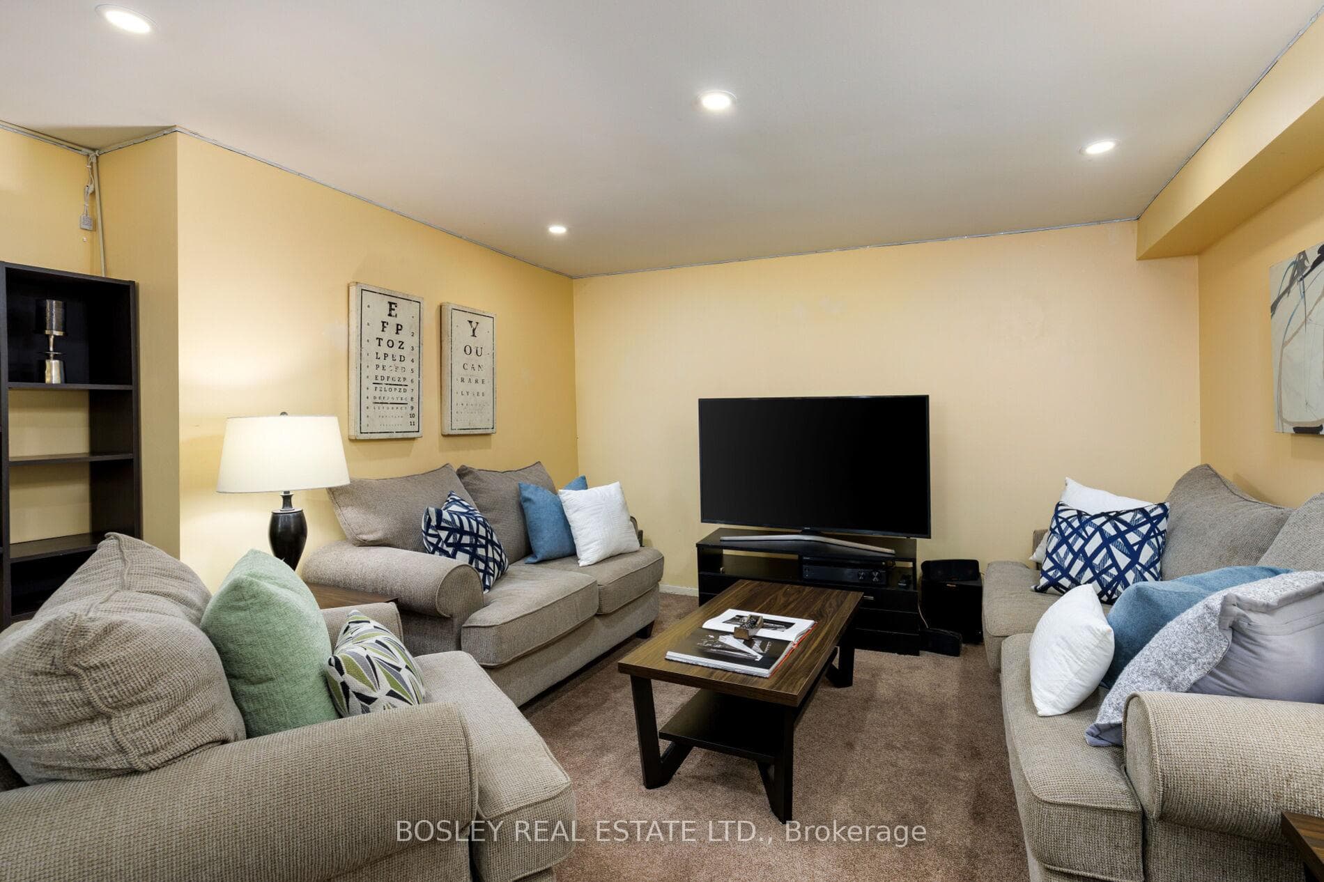 12 Redstone Path - Condo photo 30 of 42 in Etobicoke (Islington / Rexdale), Ontario