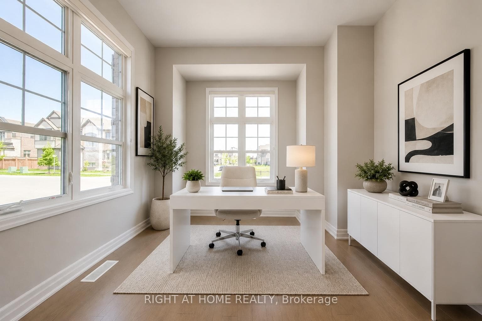 1387 Aymond Crescent - Detached photo 13 of 26 in Oakville, Ontario