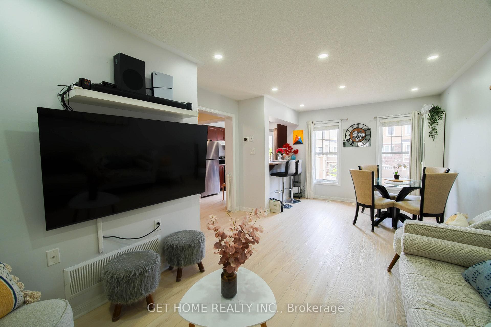 38 Suitor Court - Townhouse photo 5 of 20 in Milton, Ontario