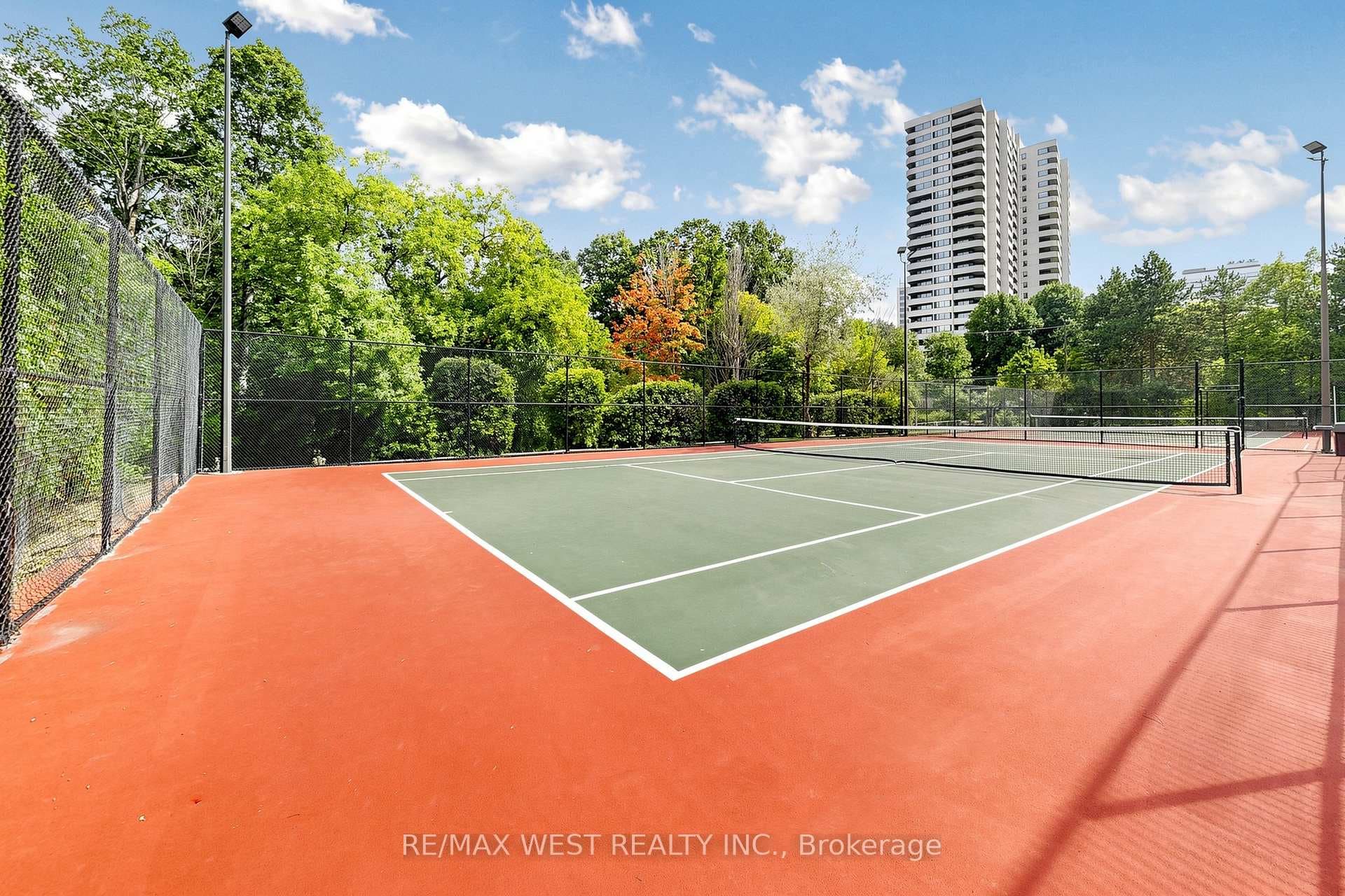 5 Concorde Place Unit 1302 - Condo photo 45 of 47 in Don Mills / Parkwoods / Victoria Village, Ontario