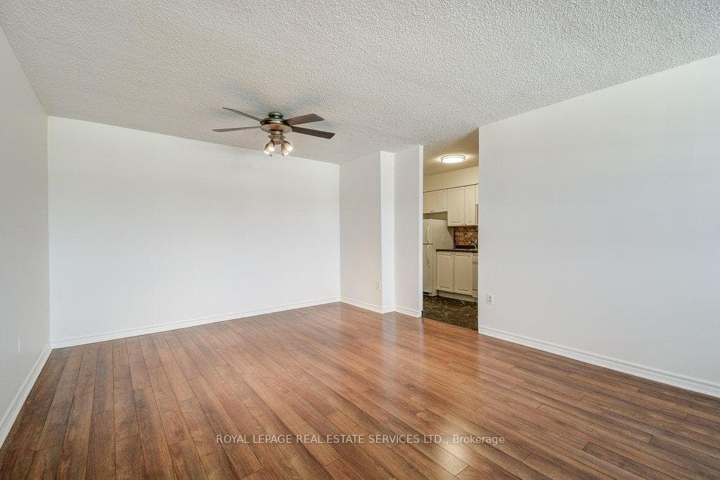 212 Kerr Street Unit 404 - Condo photo 13 of 33 in Oakville, Ontario