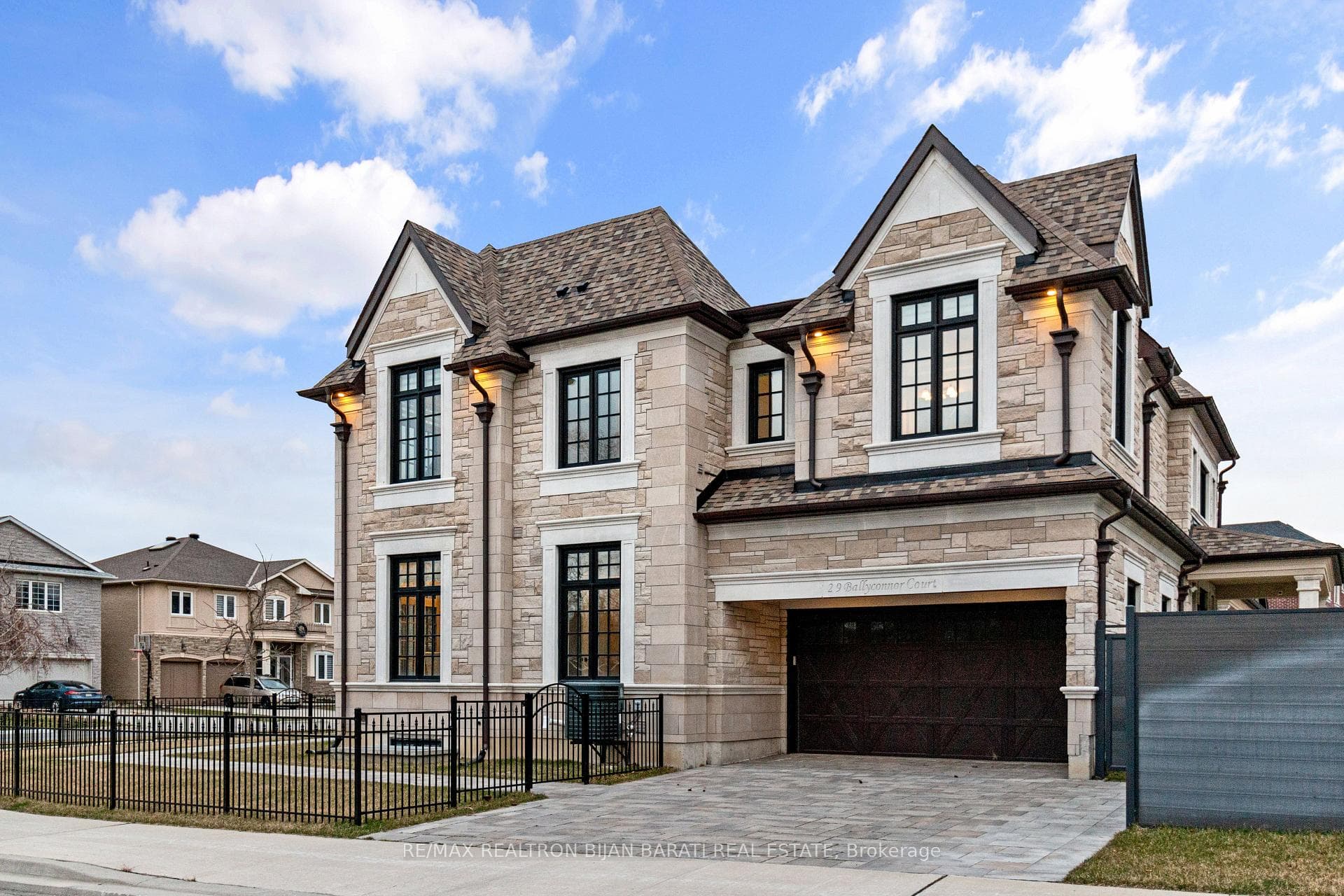 29 Ballyconnor Court - Detached photo 3 of 49 in Hillcrest Village / Bayview Village, Ontario
